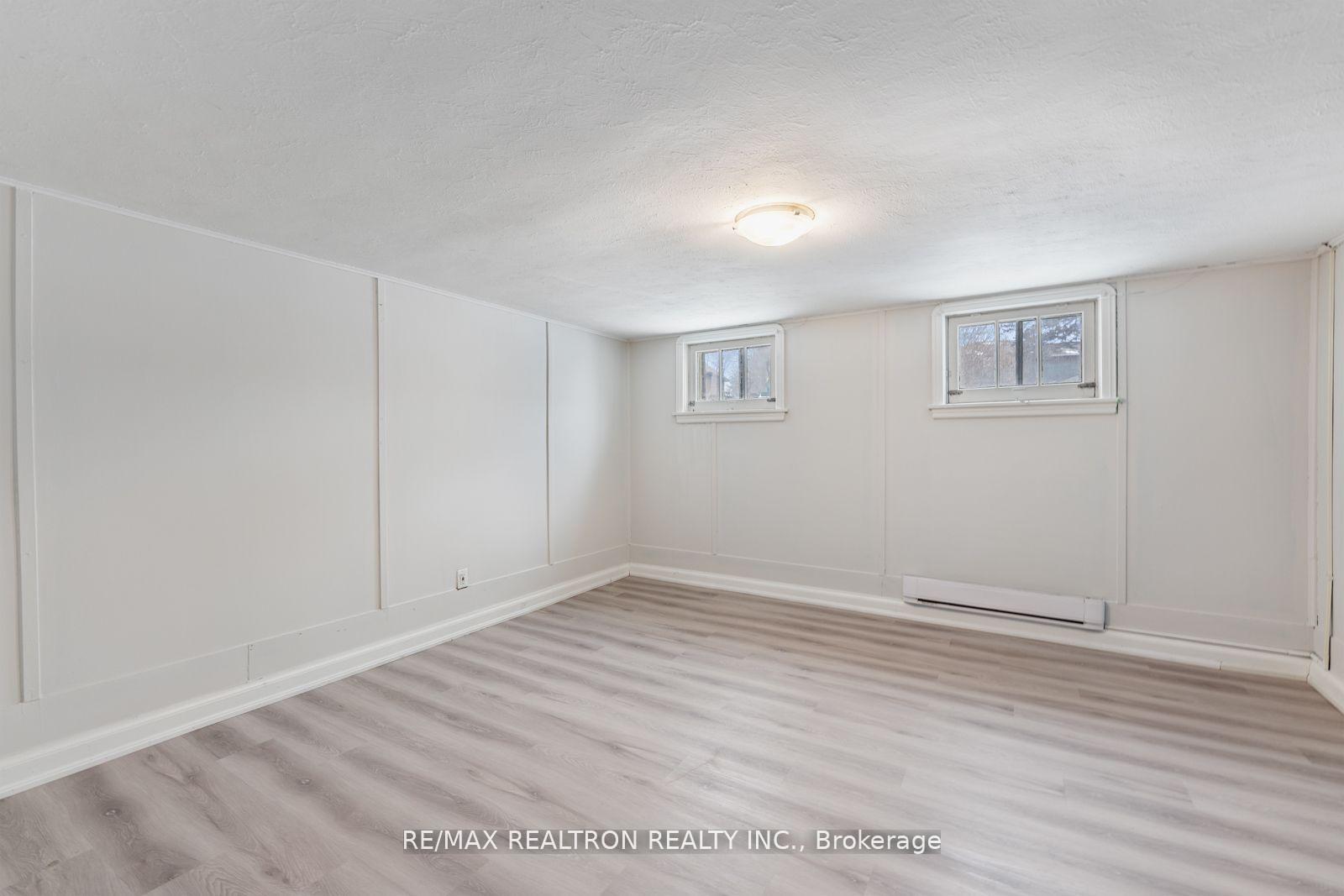 Photo 22 of 41 Prince Charles Drive, Toronto, Englemount-Lawrence — HOMEH