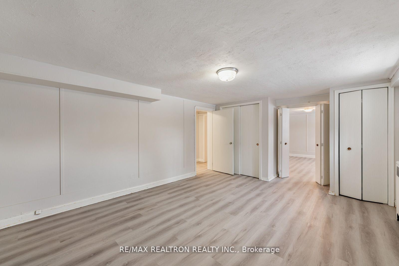 Photo 27 of 41 Prince Charles Drive, Toronto, Englemount-Lawrence — HOMEH