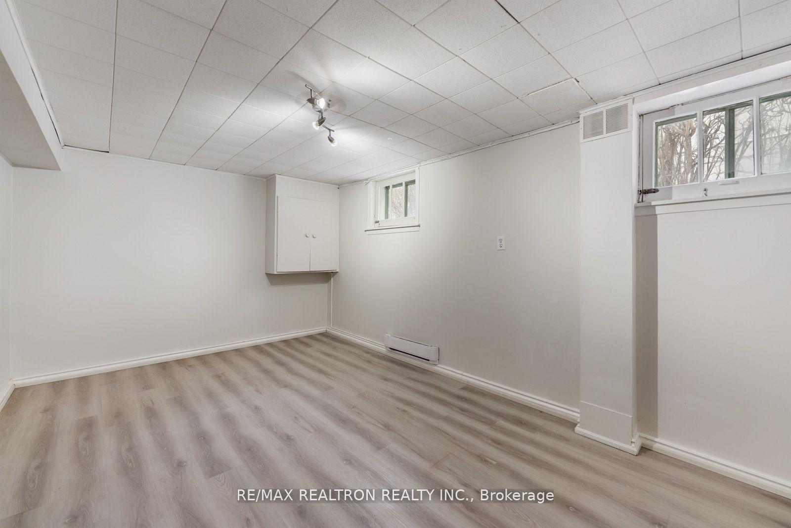 Photo 29 of 41 Prince Charles Drive, Toronto, Englemount-Lawrence — HOMEH
