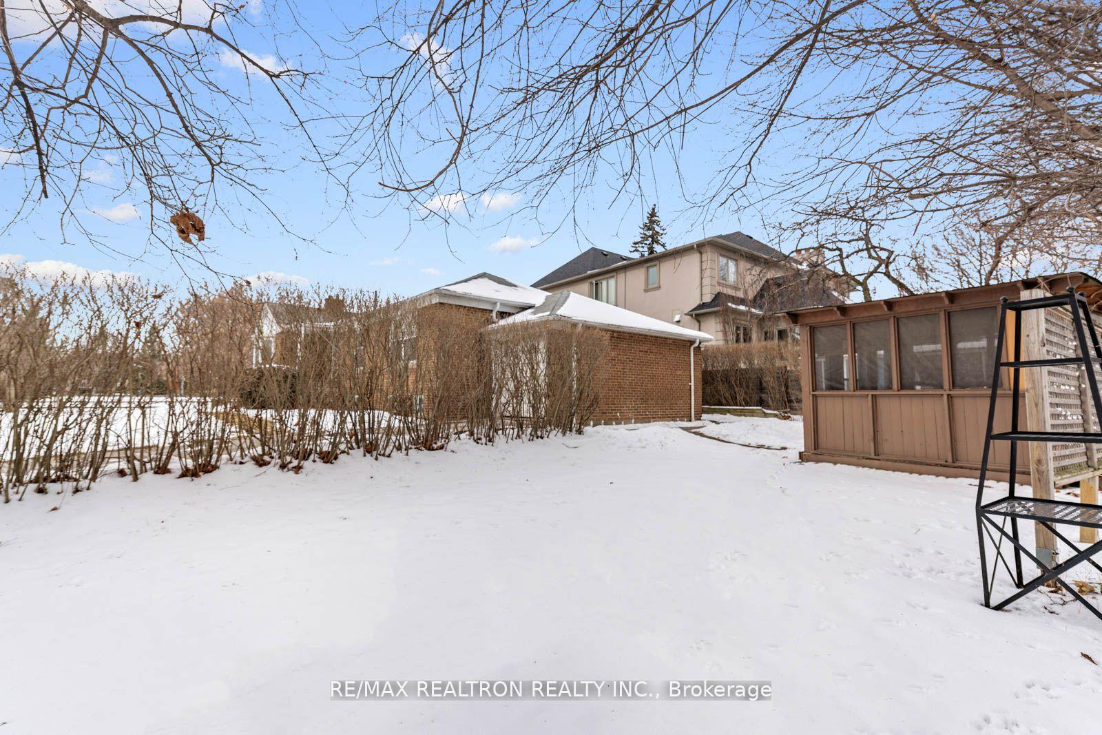 Photo 30 of 41 Prince Charles Drive, Toronto, Englemount-Lawrence — HOMEH
