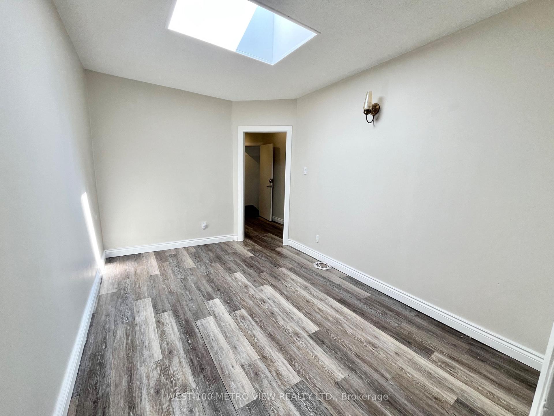 Photo 7 of Unit 3rd Fl, 1321 Dundas Street W, Toronto, Little Portugal — HOMEH