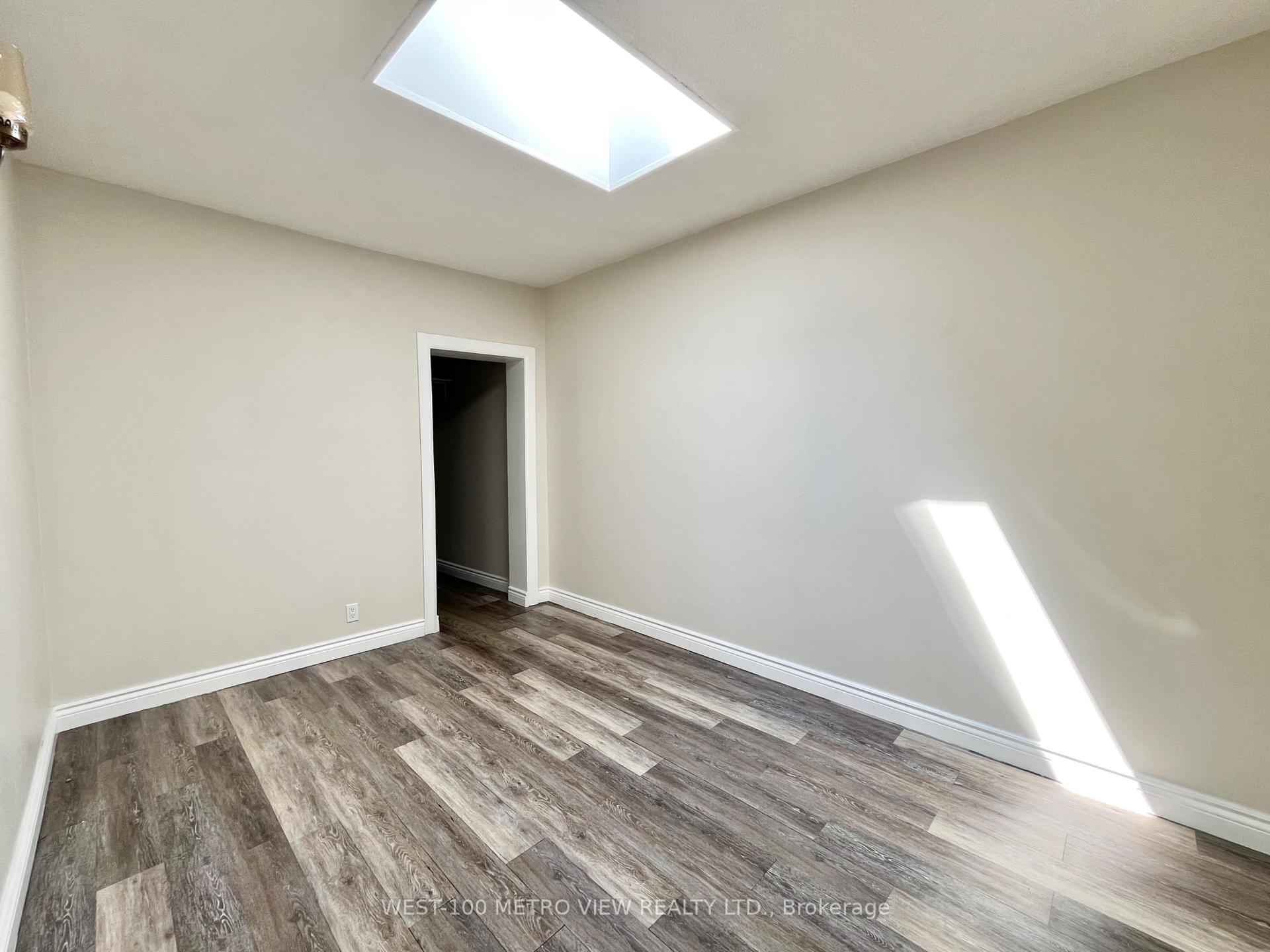 Photo 8 of Unit 3rd Fl, 1321 Dundas Street W, Toronto, Little Portugal — HOMEH