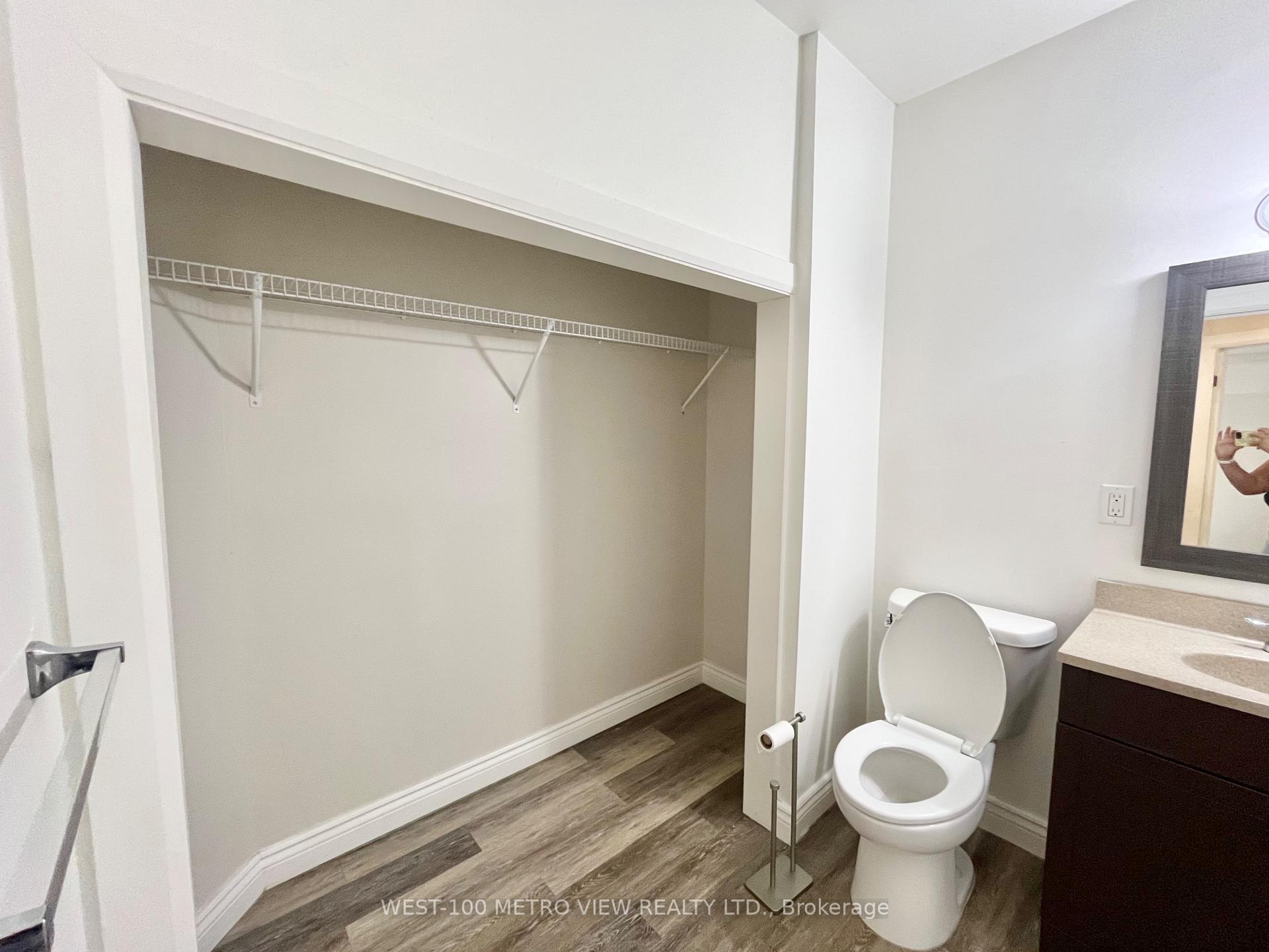 Photo 13 of Unit 3rd Fl, 1321 Dundas Street W, Toronto, Little Portugal — HOMEH