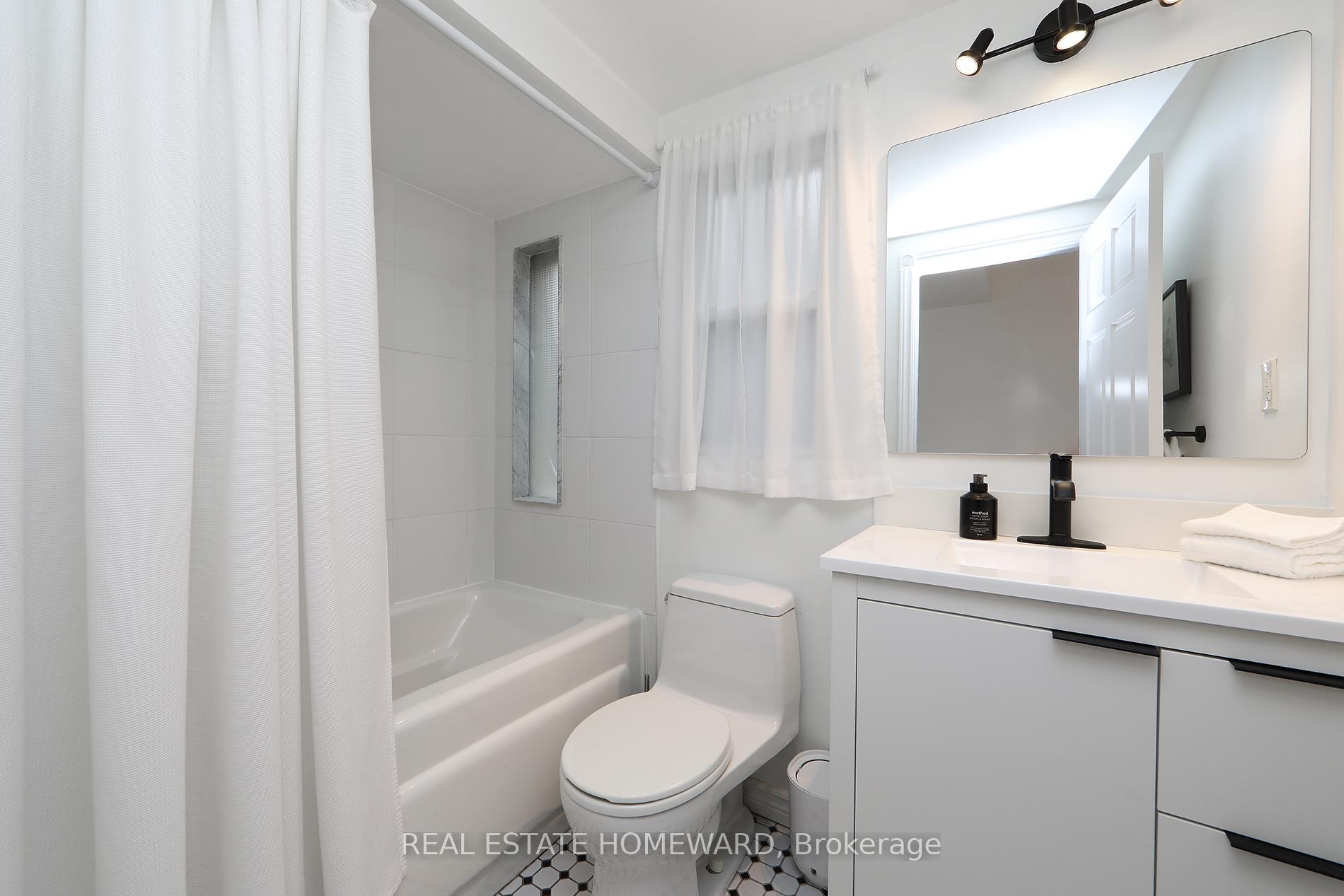 Photo 24 of 111 Hamilton Street, Toronto, South Riverdale — HOMEH