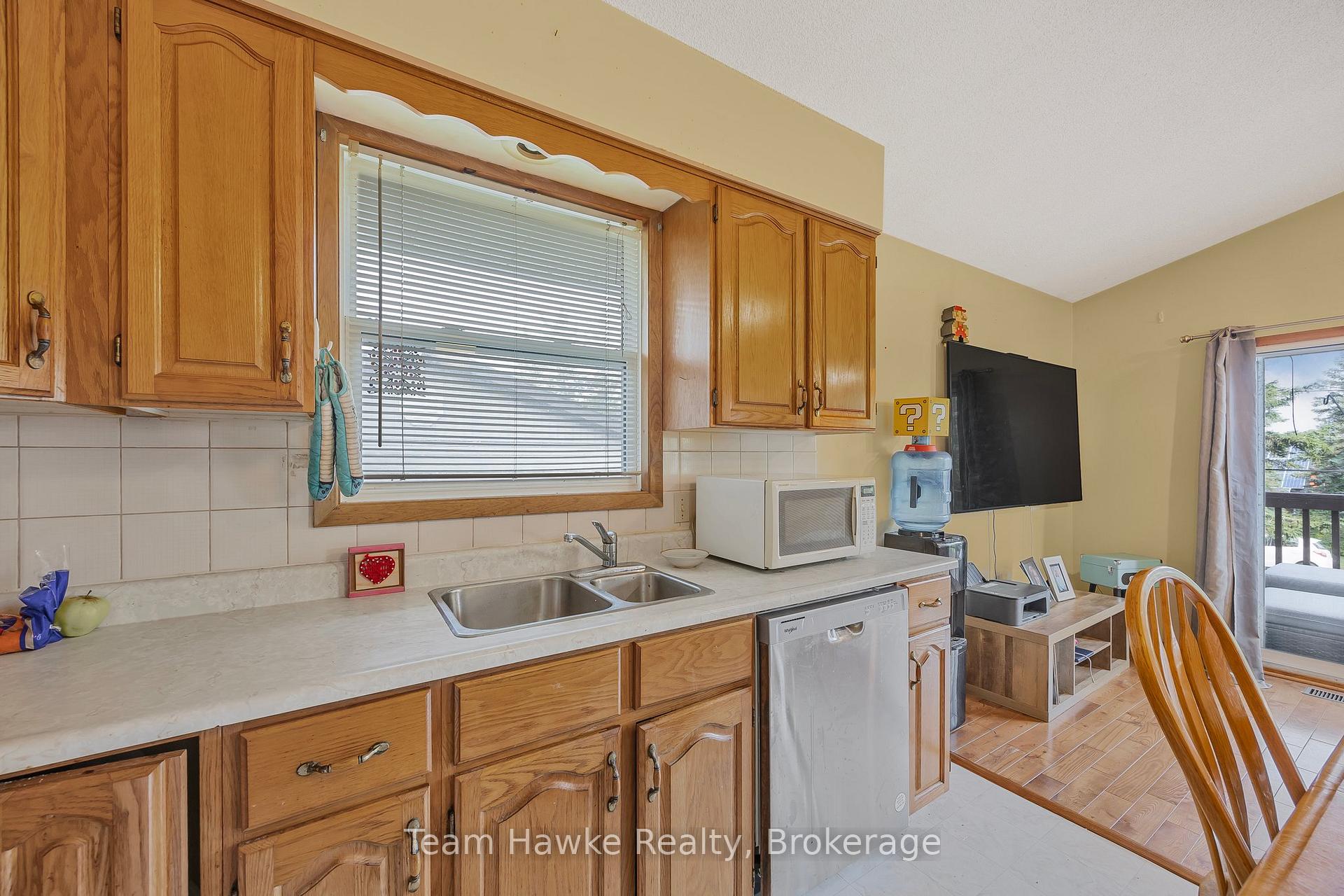 Photo 10 of 41 Grandview Road, Tay, Rural Tay — HOMEH