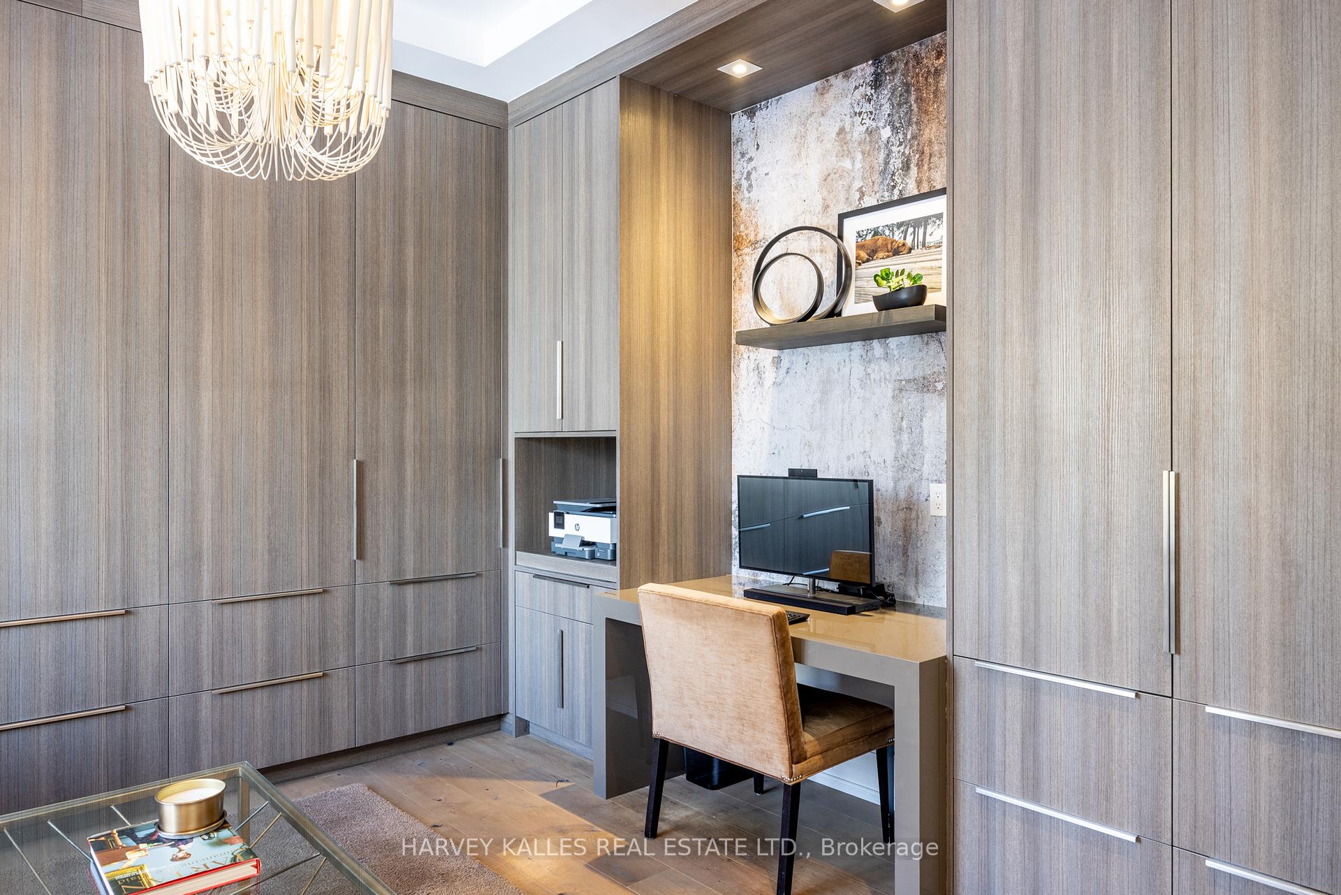Photo 2 of 108 Mason Boulevard, Toronto, Bedford Park-Nortown — HOMEH