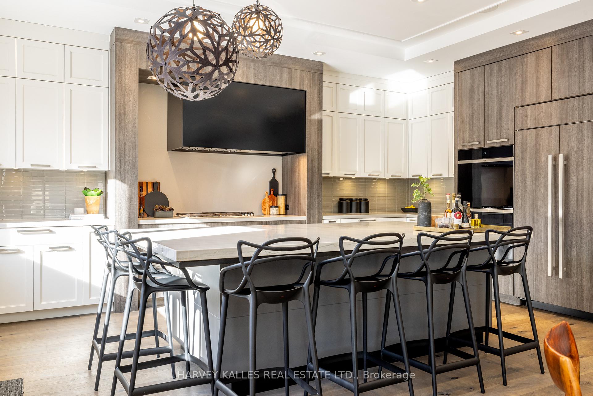 Photo 12 of 108 Mason Boulevard, Toronto, Bedford Park-Nortown — HOMEH