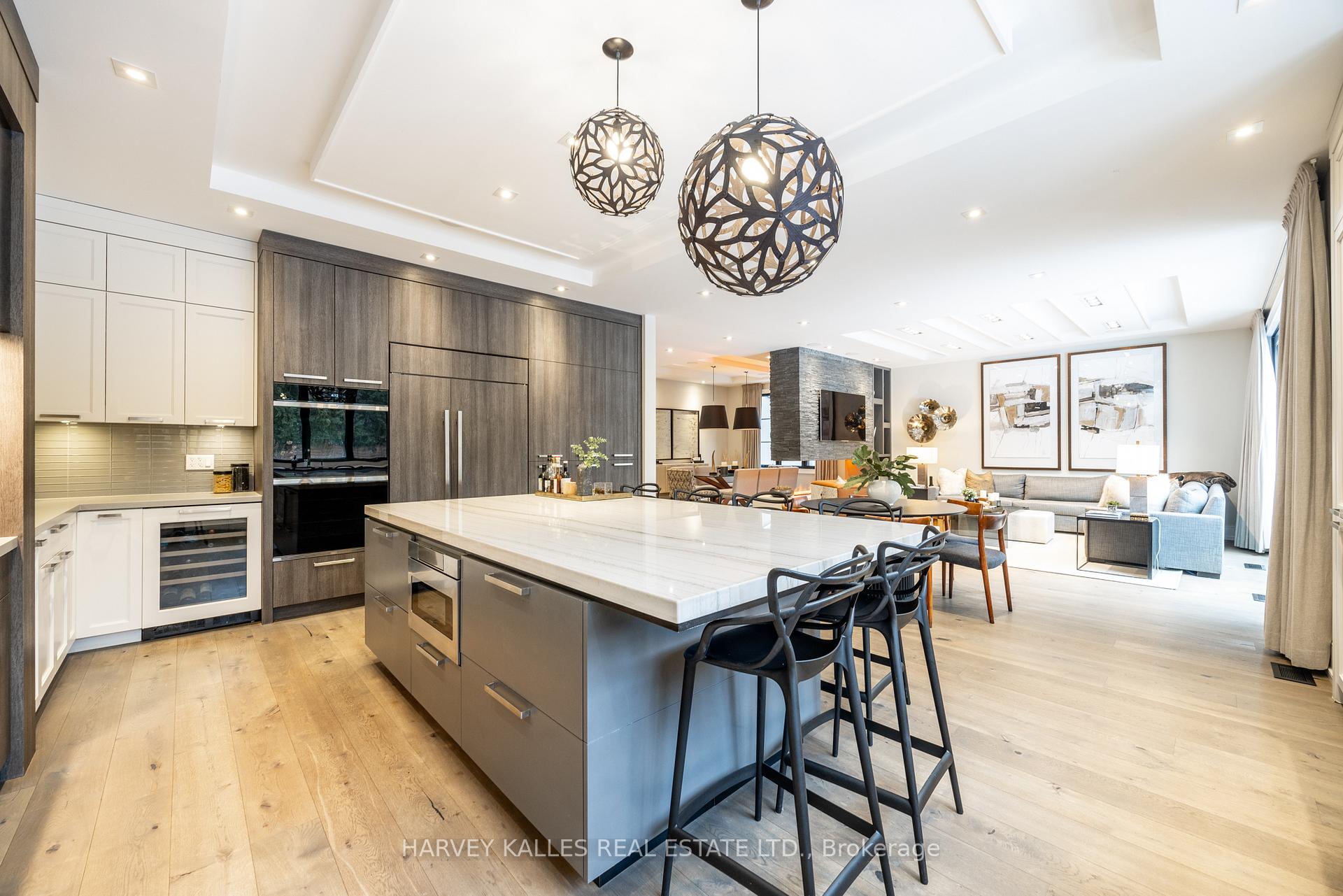 Photo 13 of 108 Mason Boulevard, Toronto, Bedford Park-Nortown — HOMEH