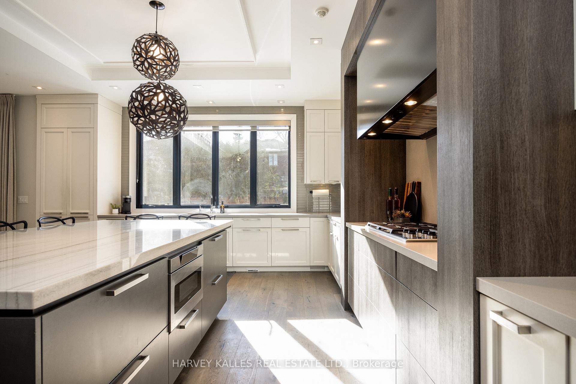 Photo 19 of 108 Mason Boulevard, Toronto, Bedford Park-Nortown — HOMEH