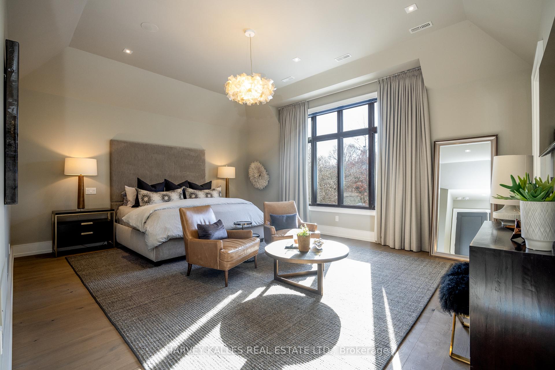 Photo 20 of 108 Mason Boulevard, Toronto, Bedford Park-Nortown — HOMEH