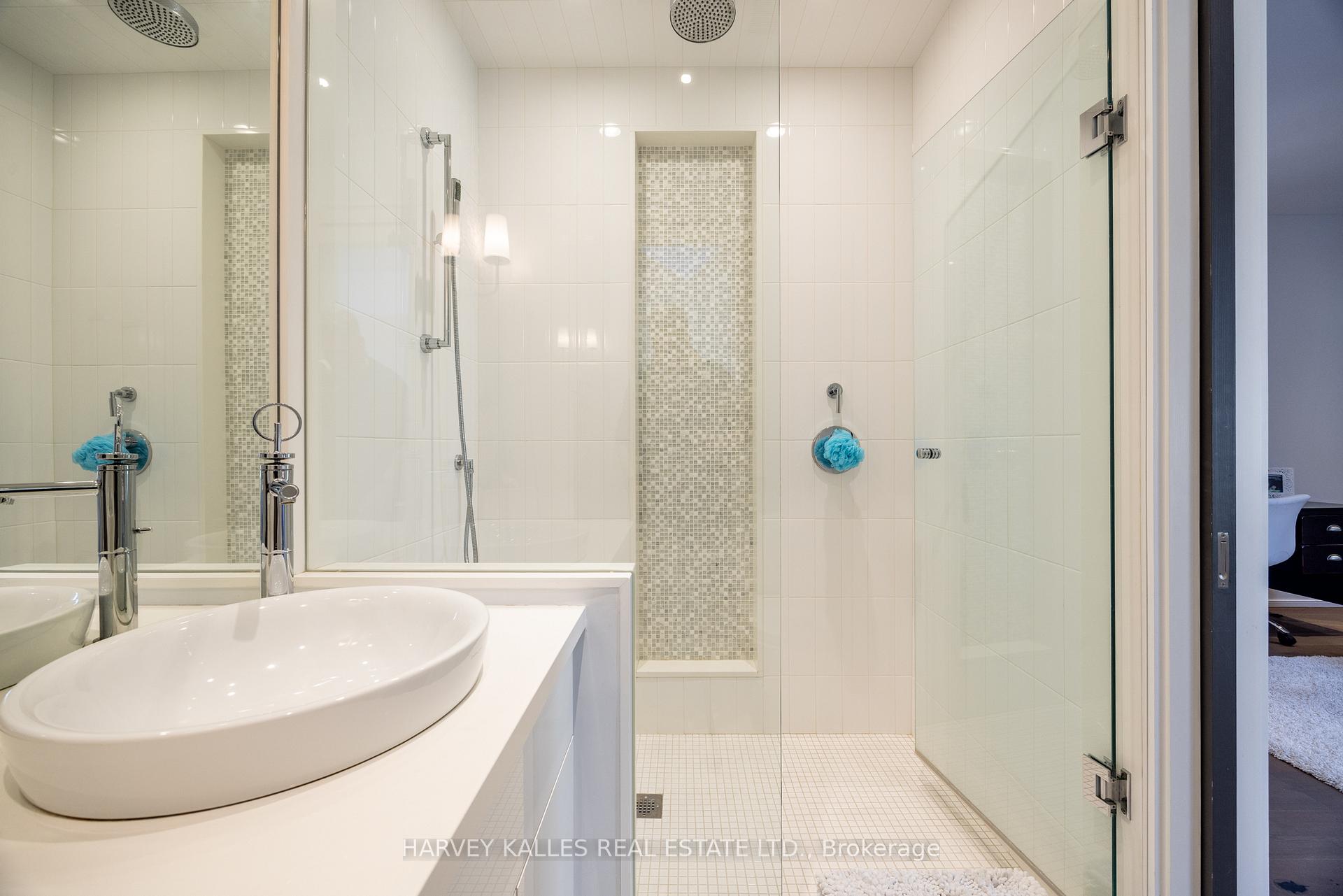 Photo 22 of 108 Mason Boulevard, Toronto, Bedford Park-Nortown — HOMEH