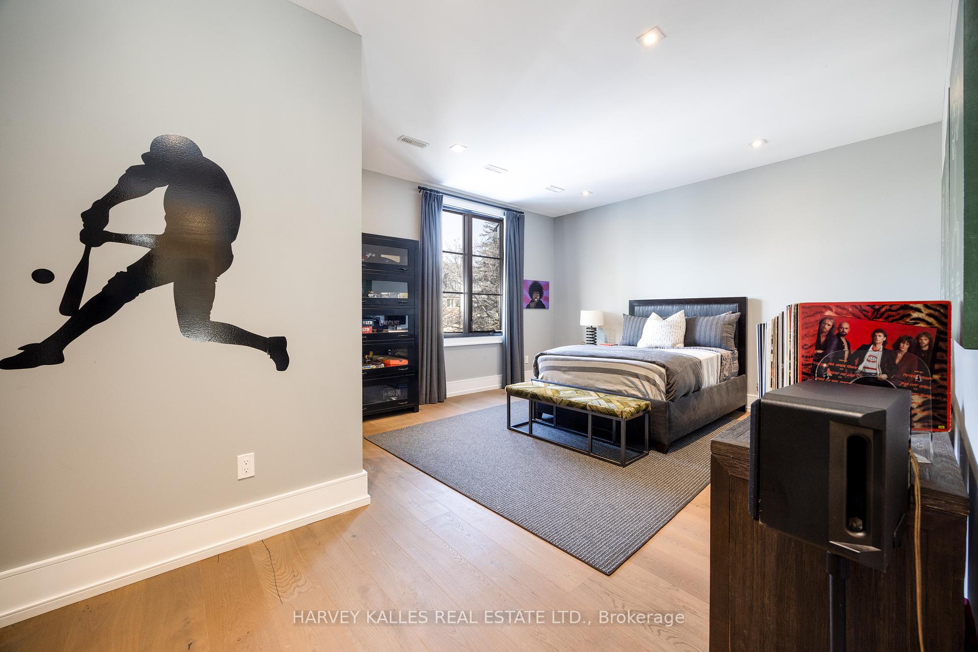 Photo 23 of 108 Mason Boulevard, Toronto, Bedford Park-Nortown — HOMEH