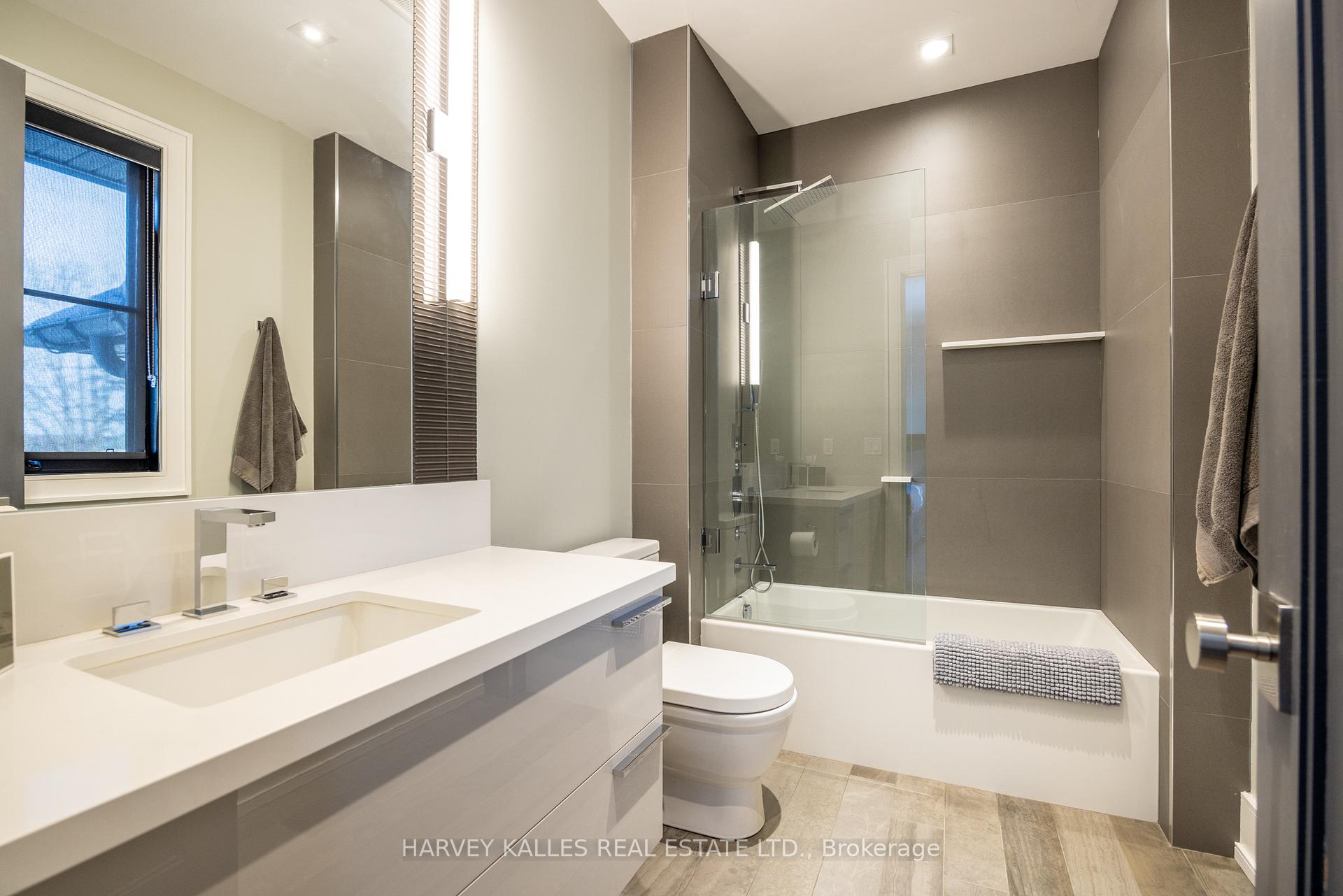 Photo 27 of 108 Mason Boulevard, Toronto, Bedford Park-Nortown — HOMEH