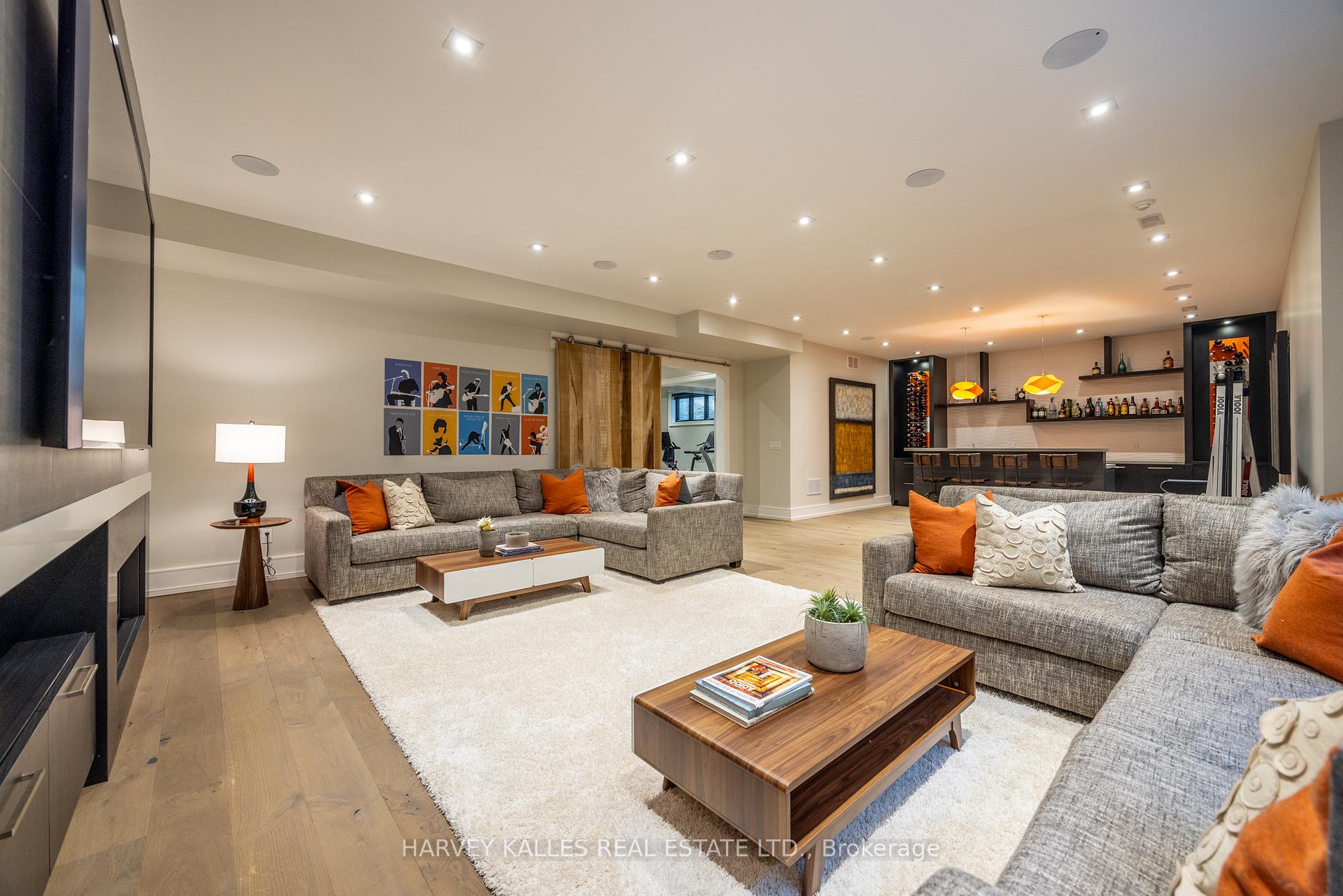 Photo 33 of 108 Mason Boulevard, Toronto, Bedford Park-Nortown — HOMEH