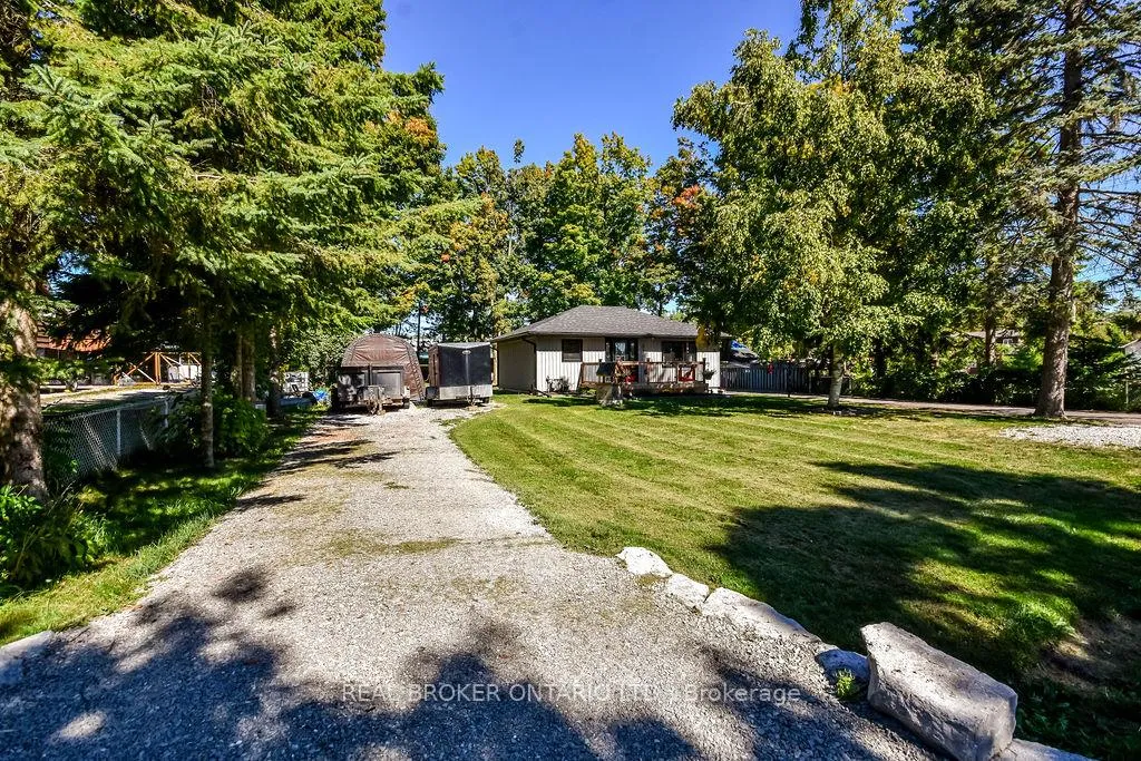 Photo 23 of 812 Cook Street, Innisfil, Rural Innisfil — HOMEH
