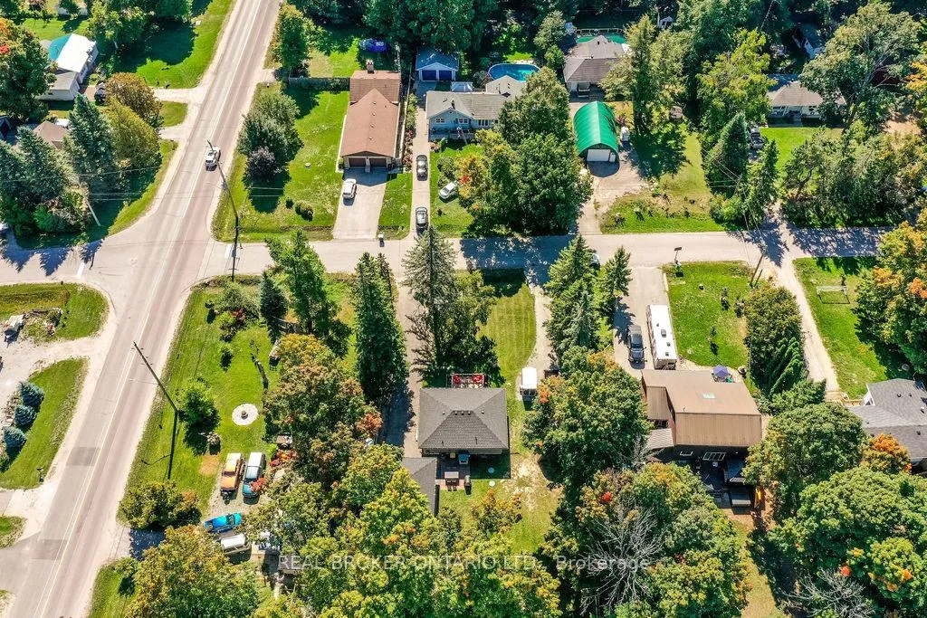 Photo 30 of 812 Cook Street, Innisfil, Rural Innisfil — HOMEH