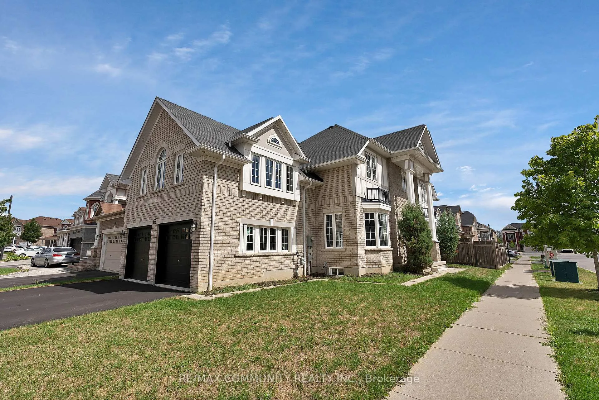 Photo 2 of 62 McCourt Drive, Ajax, South East — HOMEH