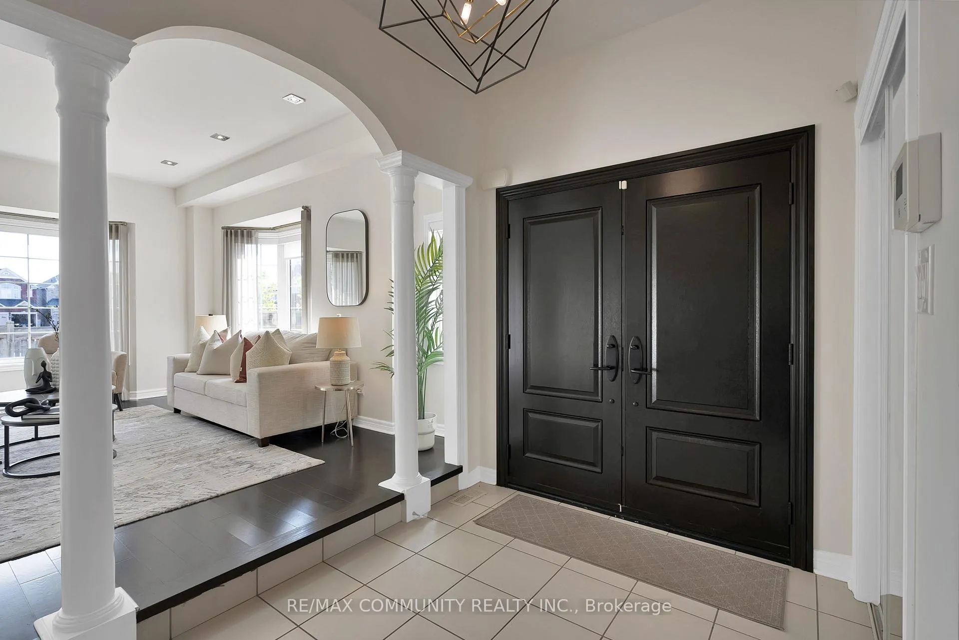 Photo 3 of 62 McCourt Drive, Ajax, South East — HOMEH