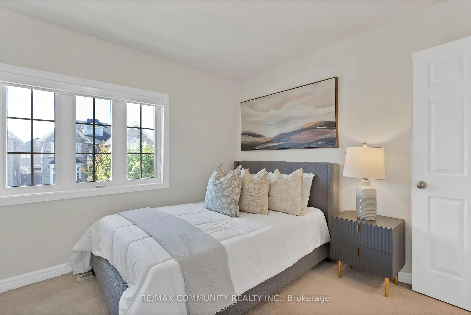 Photo 30 of 62 McCourt Drive, Ajax, South East — HOMEH