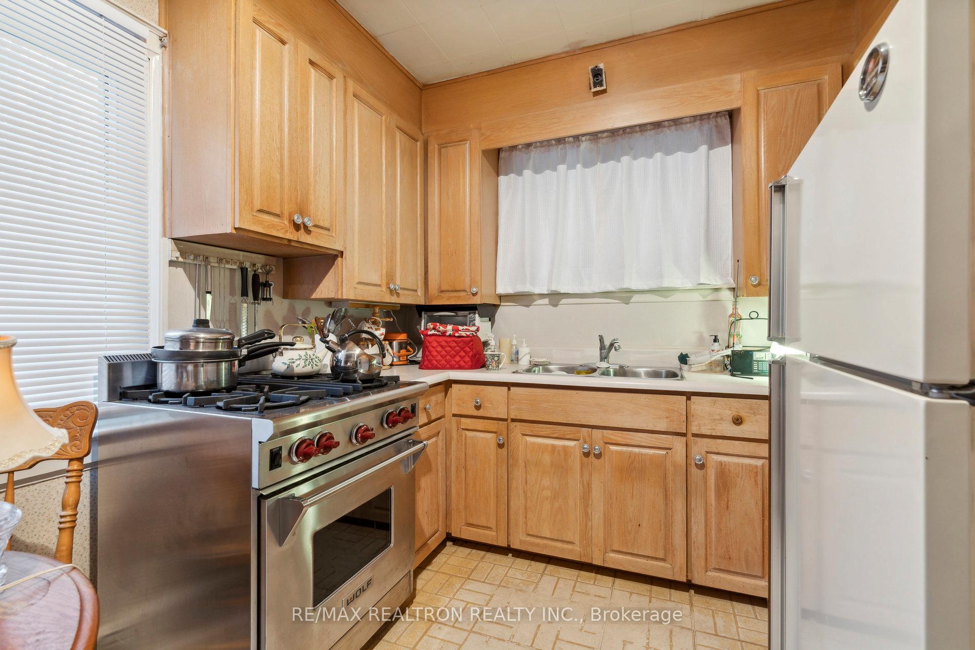 Photo 6 of 50 Bain Avenue, Toronto, North Riverdale — HOMEH