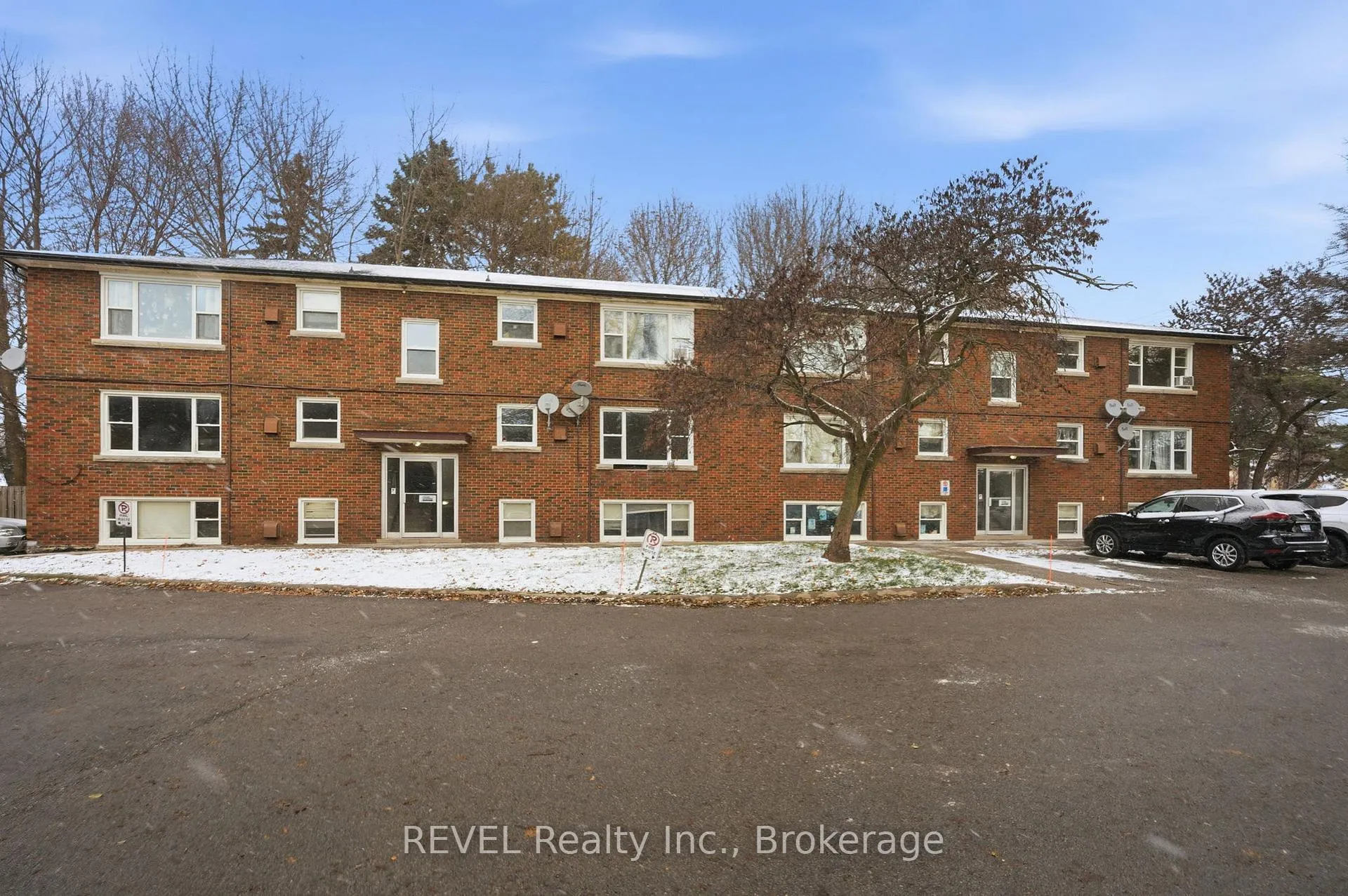 Photo 1 of Unit 3, 6167 Dorchester Road, Niagara Falls, Dorchester — HOMEH