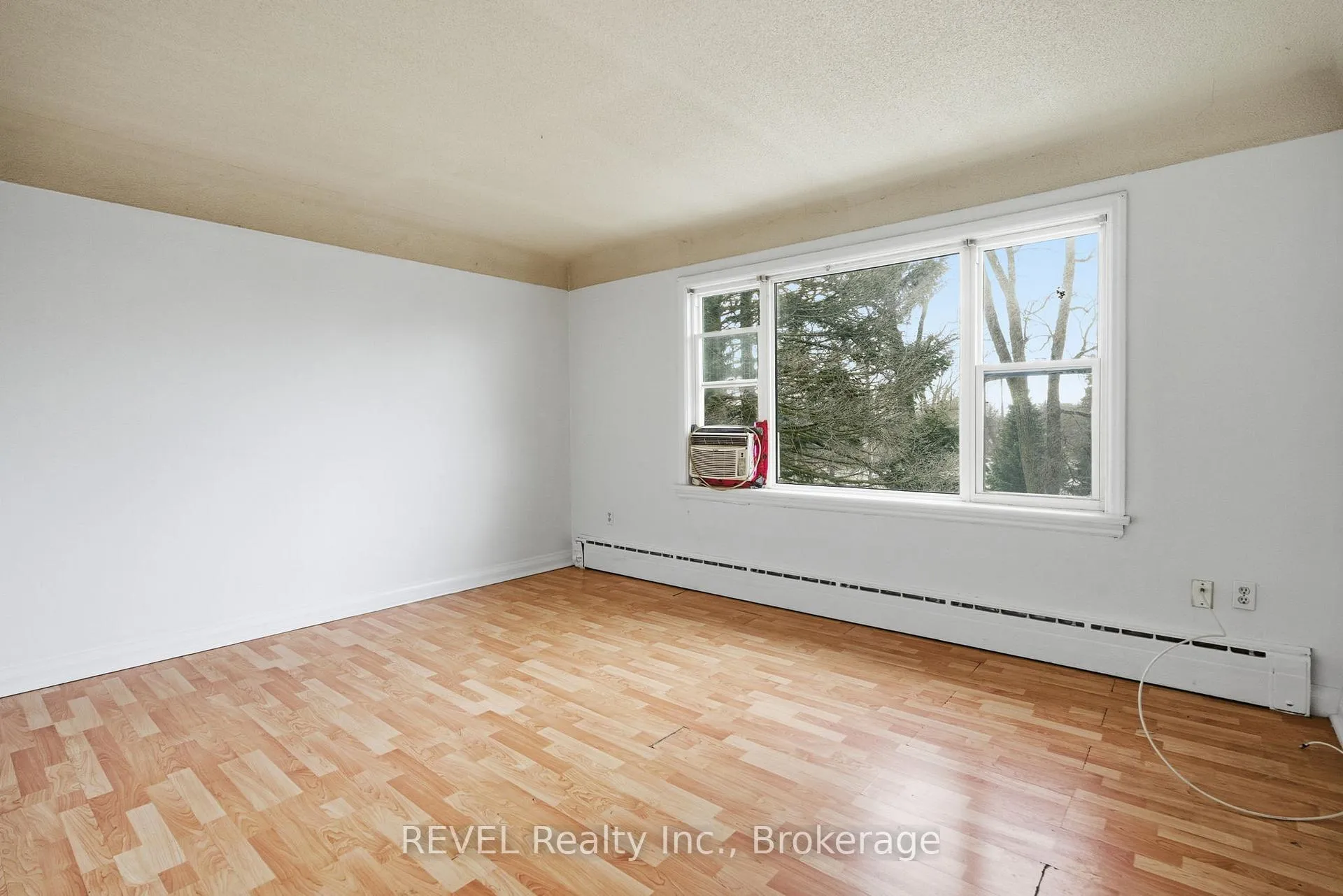 Photo 3 of Unit 3, 6167 Dorchester Road, Niagara Falls, Dorchester — HOMEH