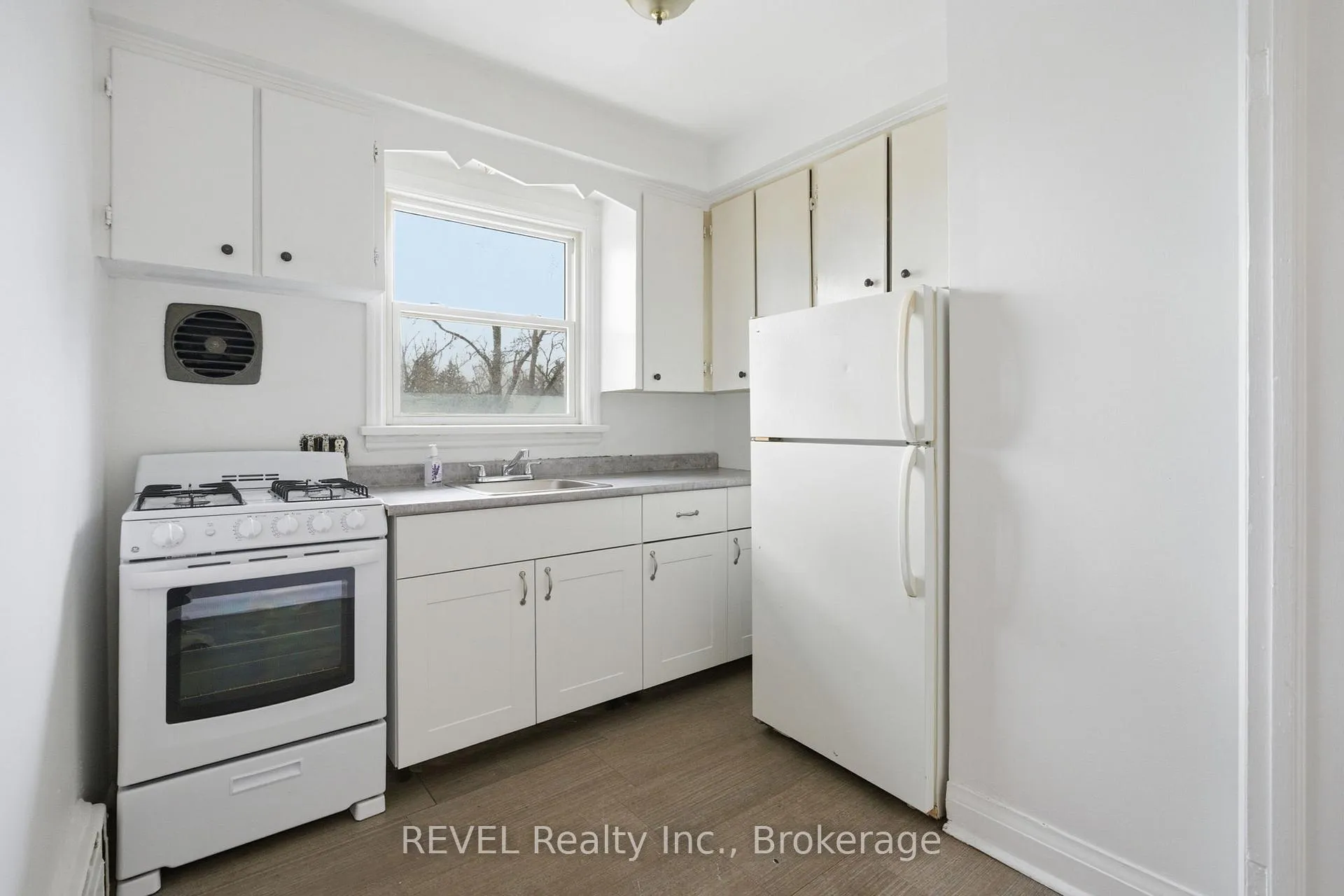 Photo 8 of Unit 3, 6167 Dorchester Road, Niagara Falls, Dorchester — HOMEH