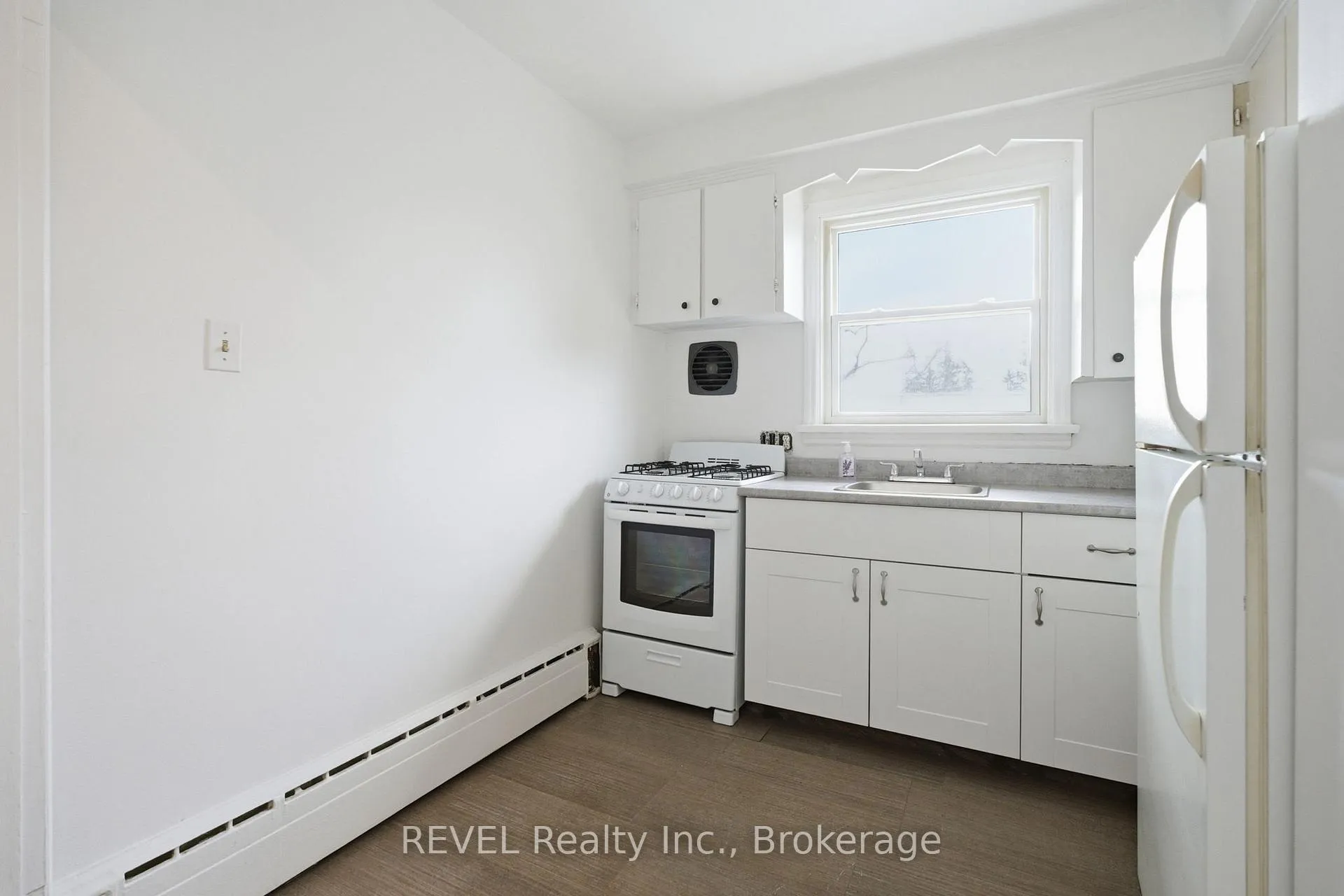 Photo 9 of Unit 3, 6167 Dorchester Road, Niagara Falls, Dorchester — HOMEH