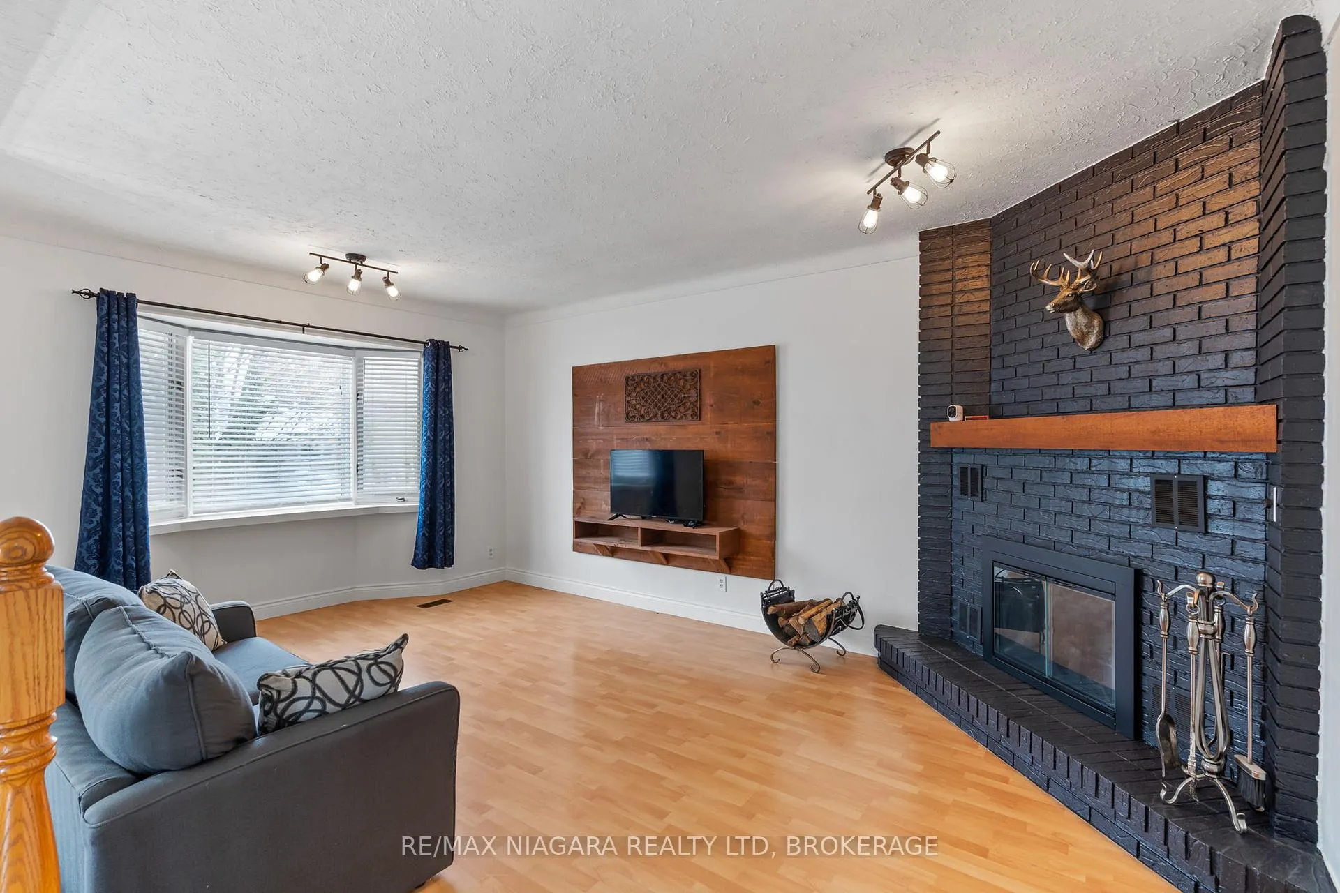 Photo 5 of 24 Forster Avenue, Thorold, Confederation Heights — HOMEH