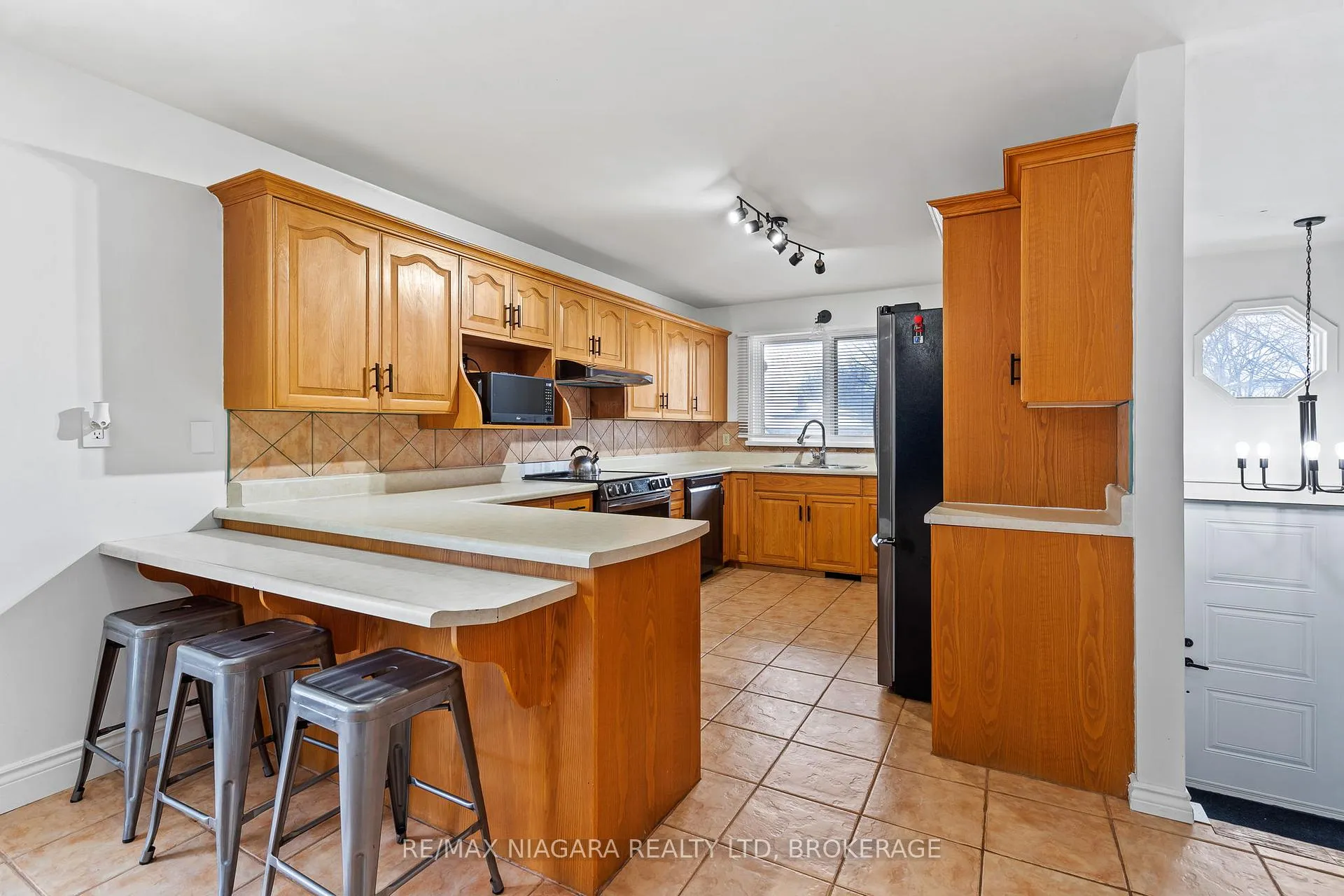 Photo 10 of 24 Forster Avenue, Thorold, Confederation Heights — HOMEH