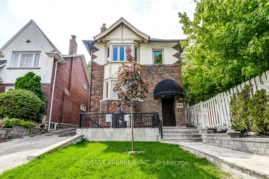 Photo 2 of Unit 2nd Floor, 184 Highbourne Road, Toronto, Yonge-Eglinton — HOMEH