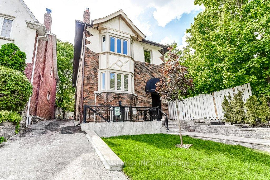 Photo 3 of Unit 2nd Floor, 184 Highbourne Road, Toronto, Yonge-Eglinton — HOMEH