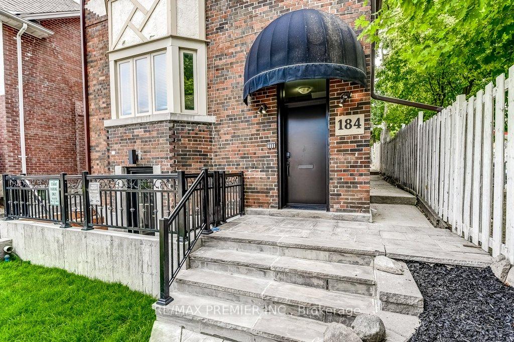 Photo 4 of Unit 2nd Floor, 184 Highbourne Road, Toronto, Yonge-Eglinton — HOMEH