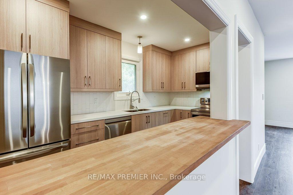 Photo 17 of Unit 2nd Floor, 184 Highbourne Road, Toronto, Yonge-Eglinton — HOMEH
