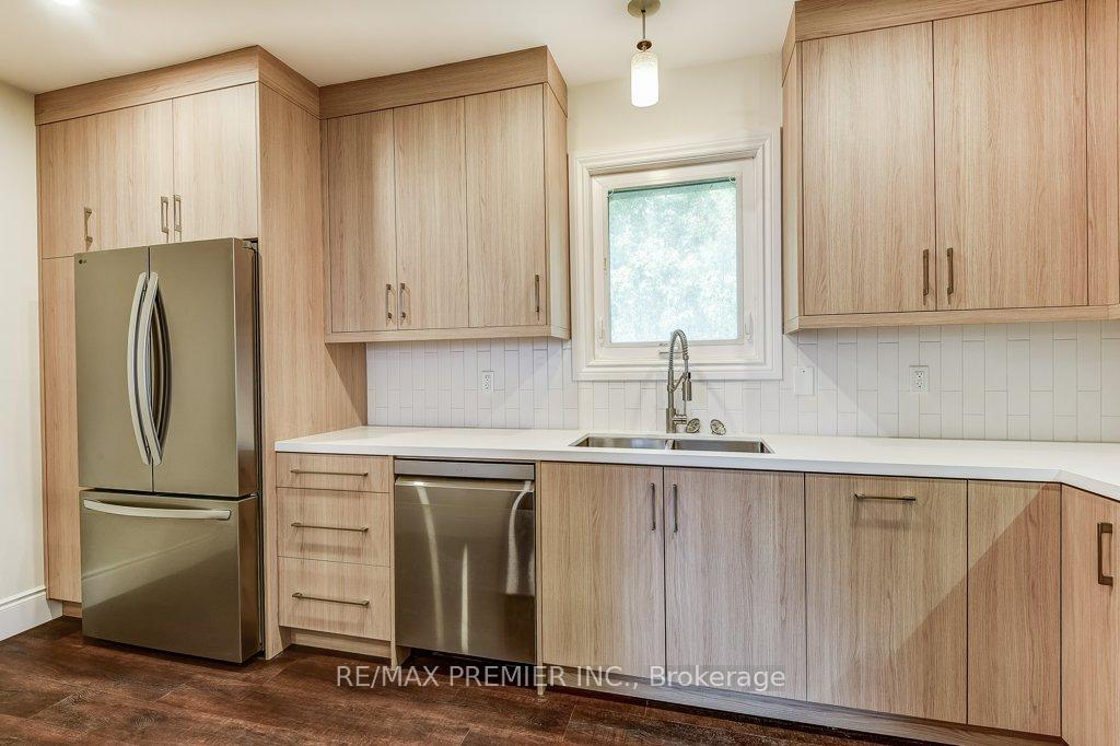 Photo 18 of Unit 2nd Floor, 184 Highbourne Road, Toronto, Yonge-Eglinton — HOMEH