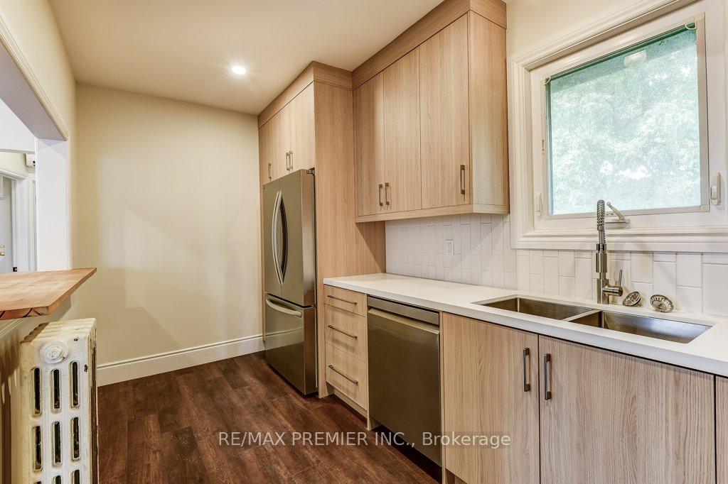 Photo 22 of Unit 2nd Floor, 184 Highbourne Road, Toronto, Yonge-Eglinton — HOMEH