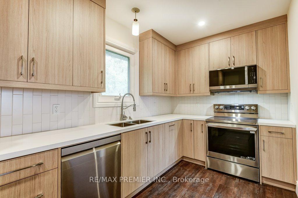 Photo 23 of Unit 2nd Floor, 184 Highbourne Road, Toronto, Yonge-Eglinton — HOMEH