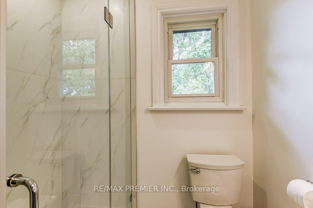 Photo 24 of Unit 2nd Floor, 184 Highbourne Road, Toronto, Yonge-Eglinton — HOMEH