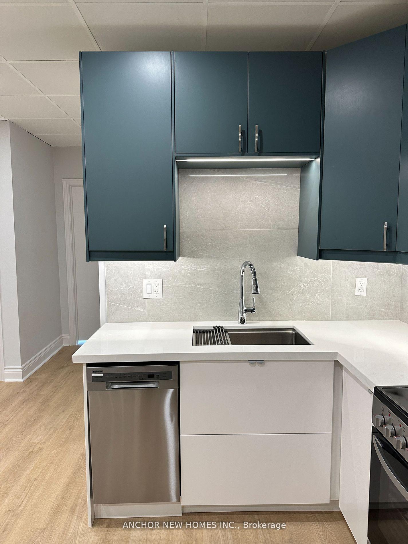 Photo 4 of Unit 200, 1944 Queen Street E, Toronto, The Beaches — HOMEH