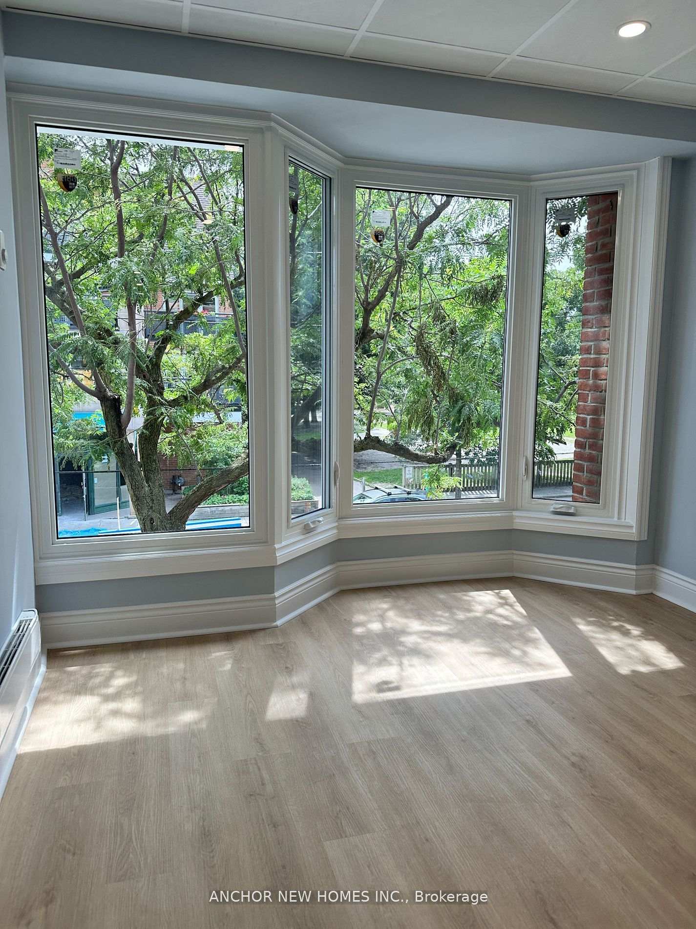 Photo 15 of Unit 200, 1944 Queen Street E, Toronto, The Beaches — HOMEH