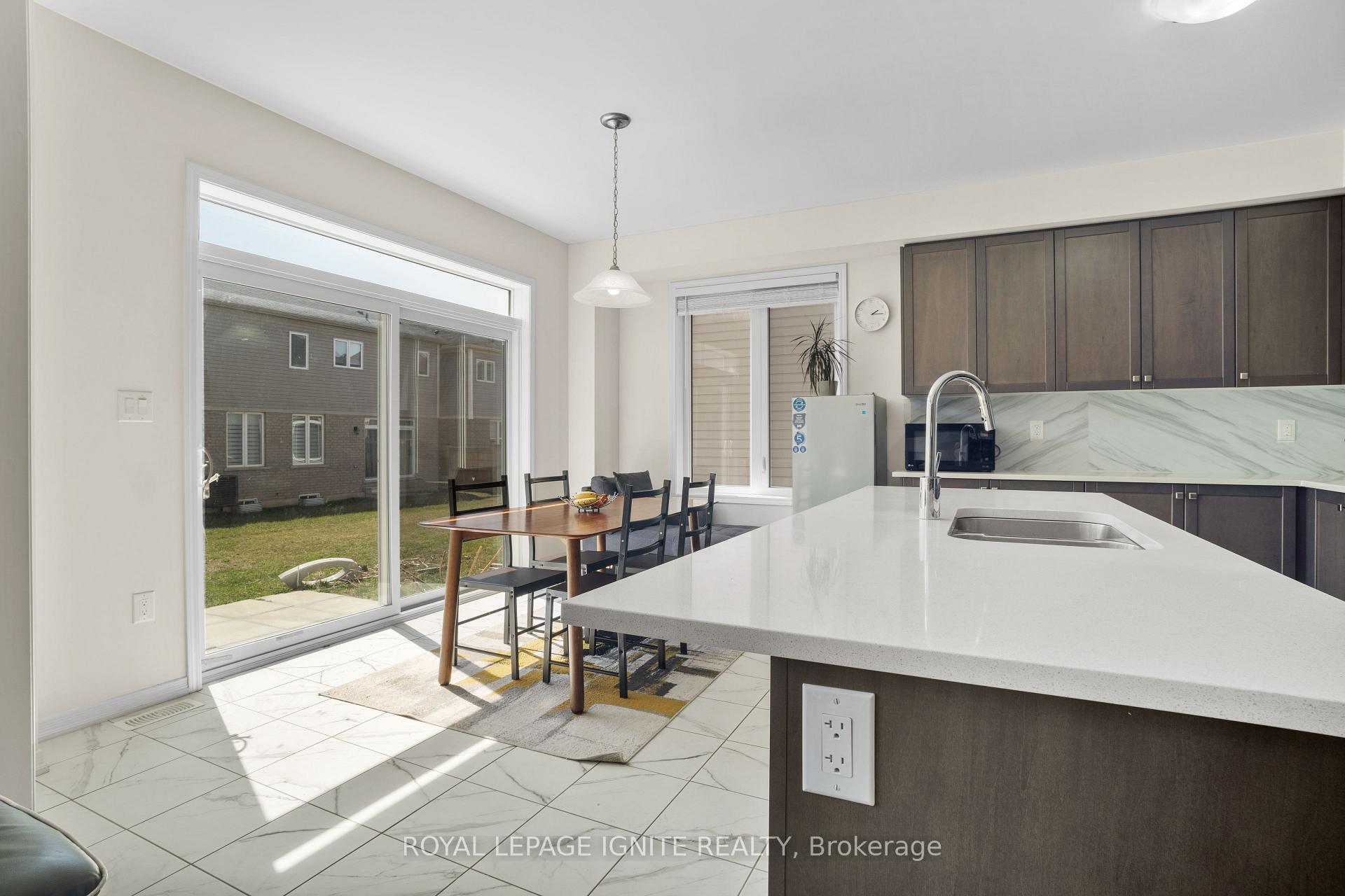 Photo 6 of 45 Alexandra Drive, Thorold, Hurricane/Merrittville — HOMEH
