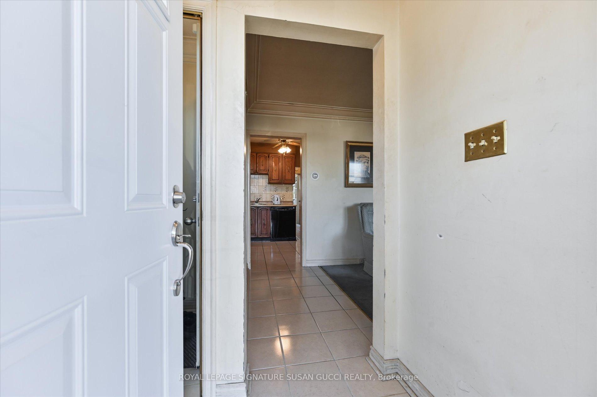 Photo 3 of 507 Plains Road, Toronto, East York — HOMEH