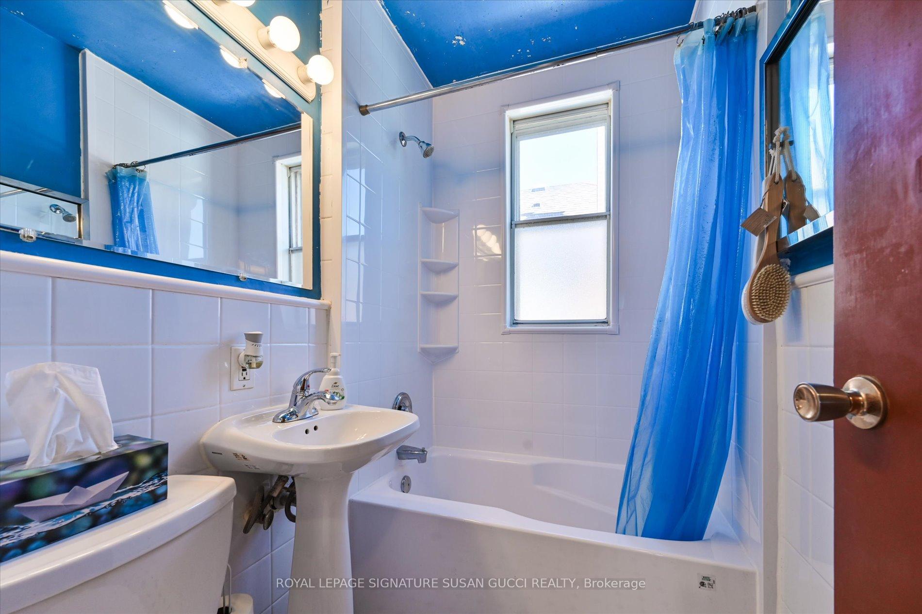 Photo 13 of 507 Plains Road, Toronto, East York — HOMEH
