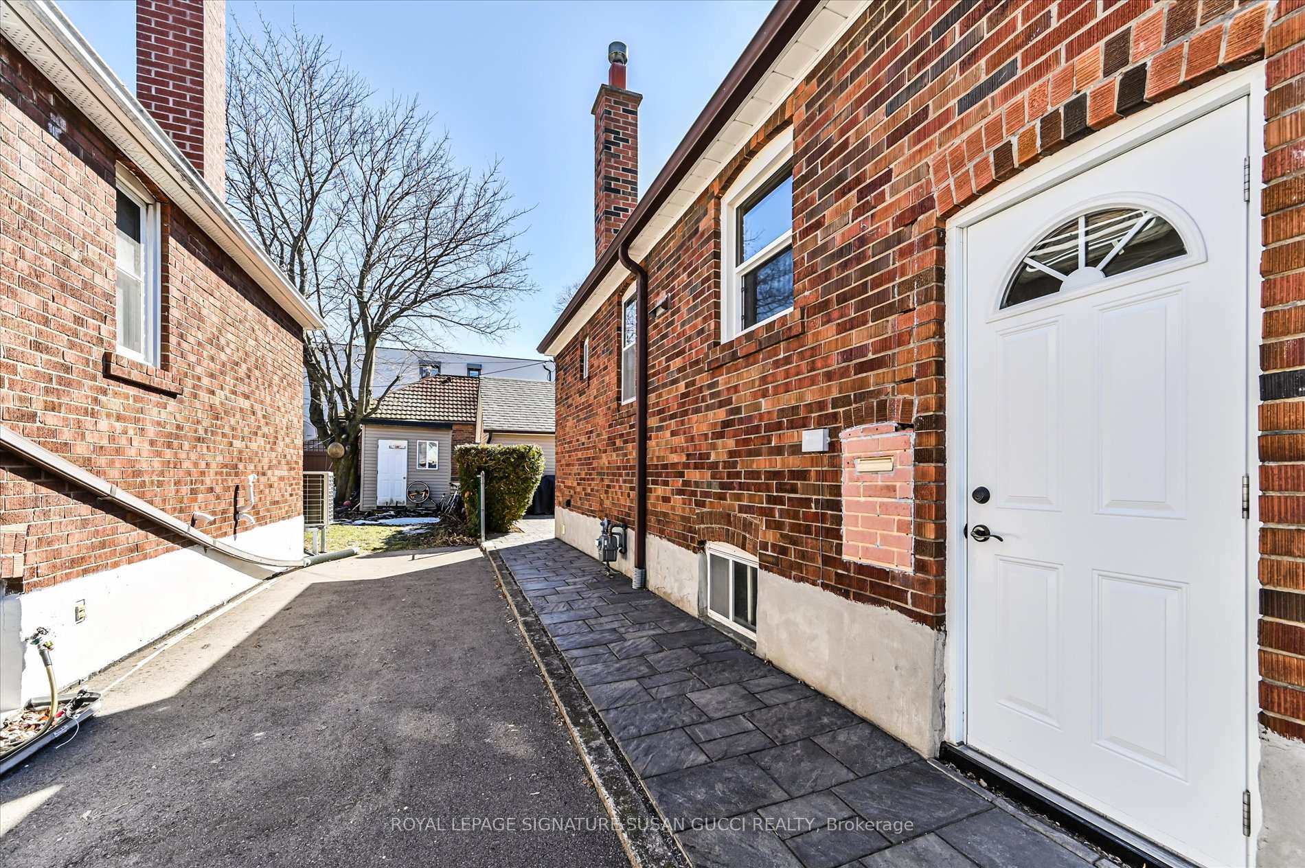 Photo 19 of 507 Plains Road, Toronto, East York — HOMEH