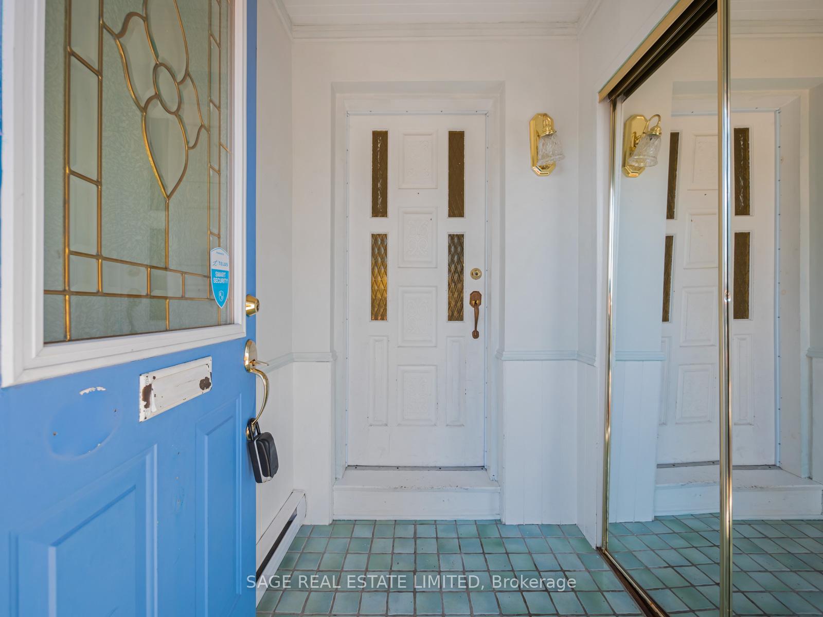 Photo 3 of 212 Alton Avenue, Toronto, South Riverdale — HOMEH