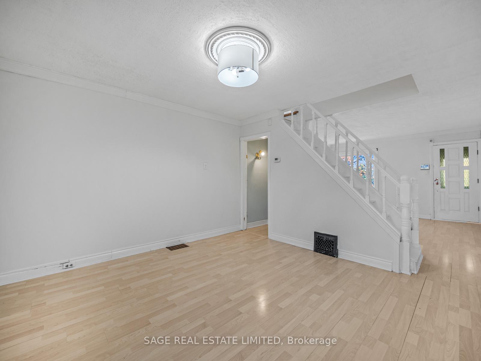Photo 7 of 212 Alton Avenue, Toronto, South Riverdale — HOMEH