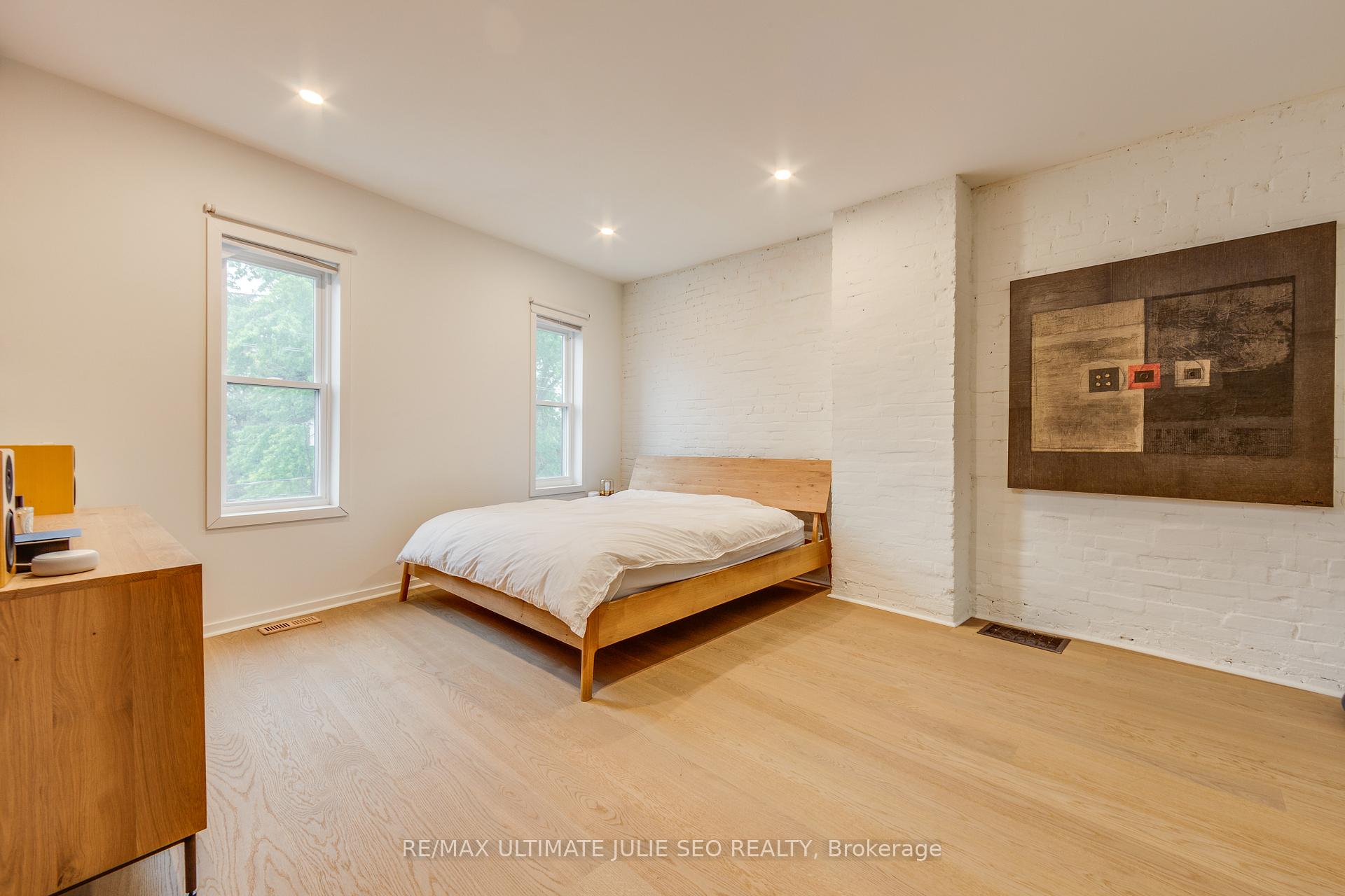 Photo 6 of Unit Upper, 356 King Street E, Toronto, Moss Park — HOMEH
