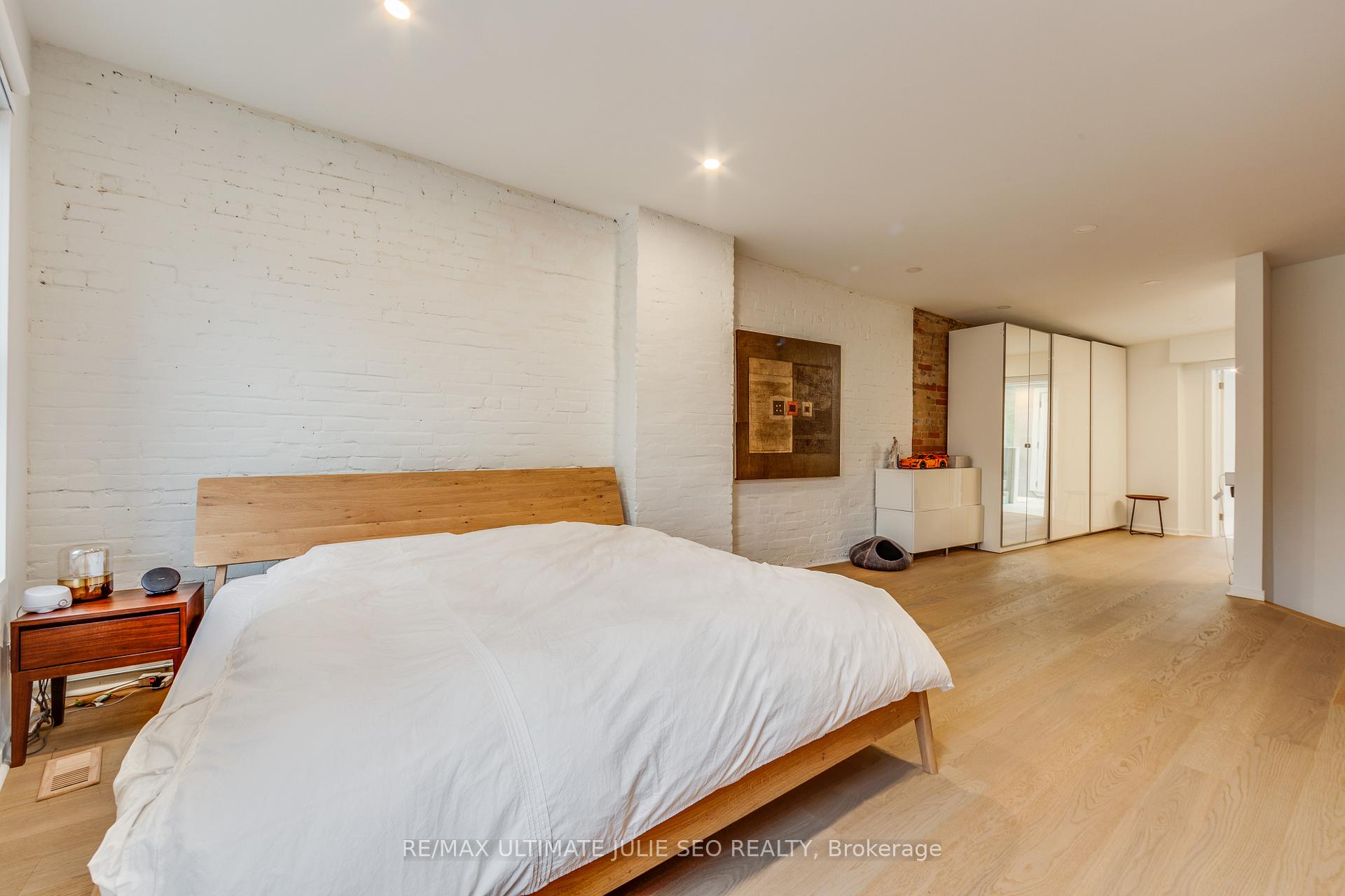 Photo 5 of Unit Upper, 356 King Street E, Toronto, Moss Park — HOMEH