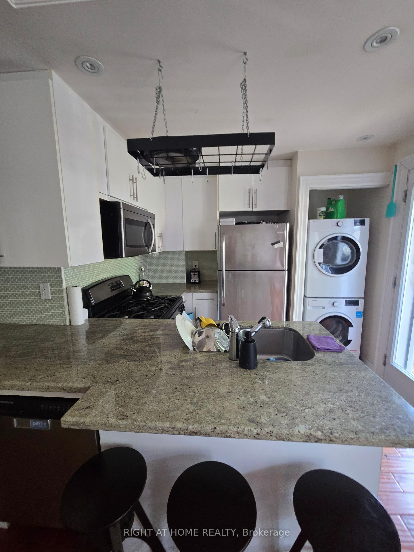 Photo 4 of Unit Upper, 637 Logan Avenue, Toronto, North Riverdale — HOMEH