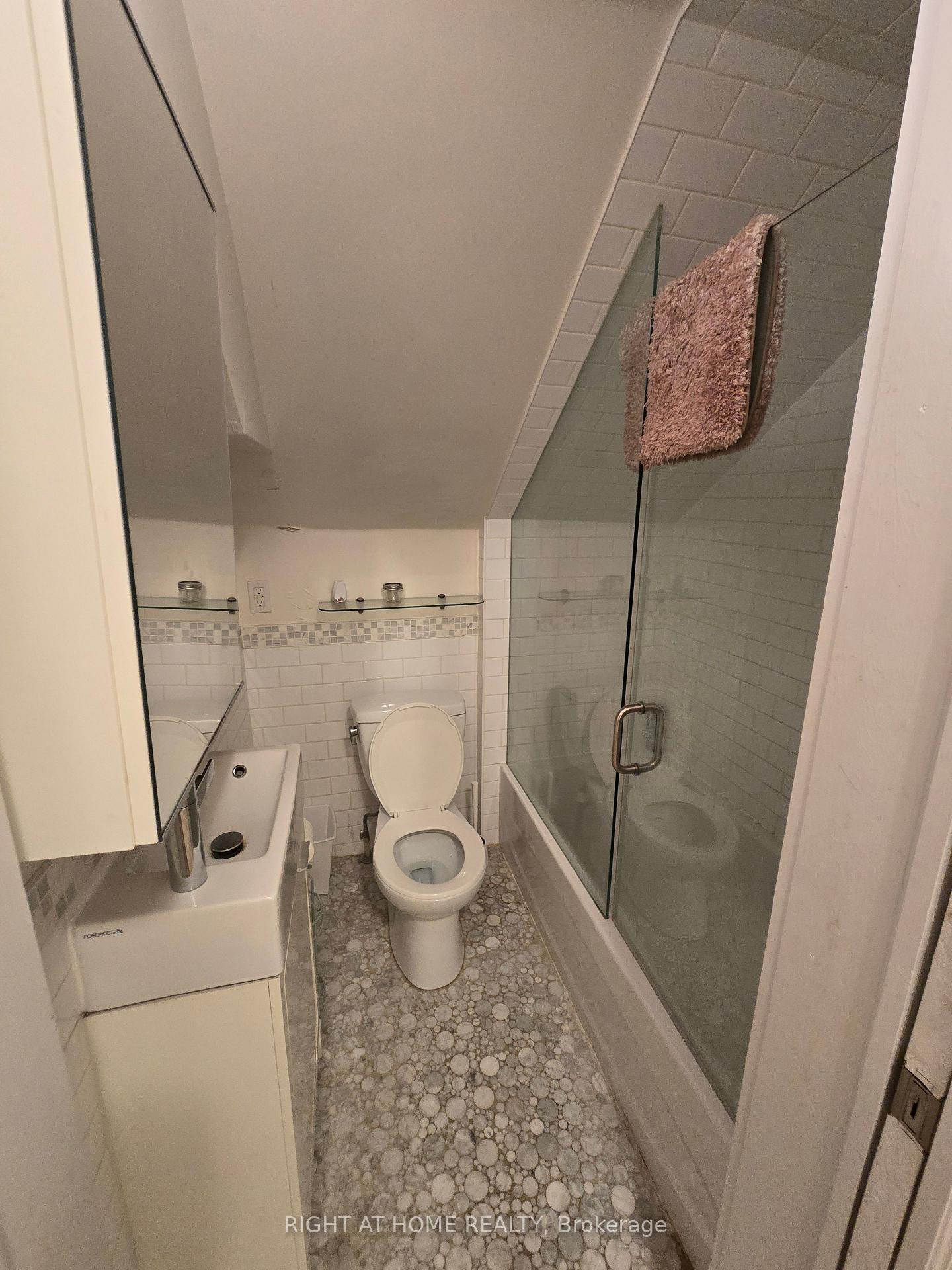 Photo 12 of Unit Upper, 637 Logan Avenue, Toronto, North Riverdale — HOMEH